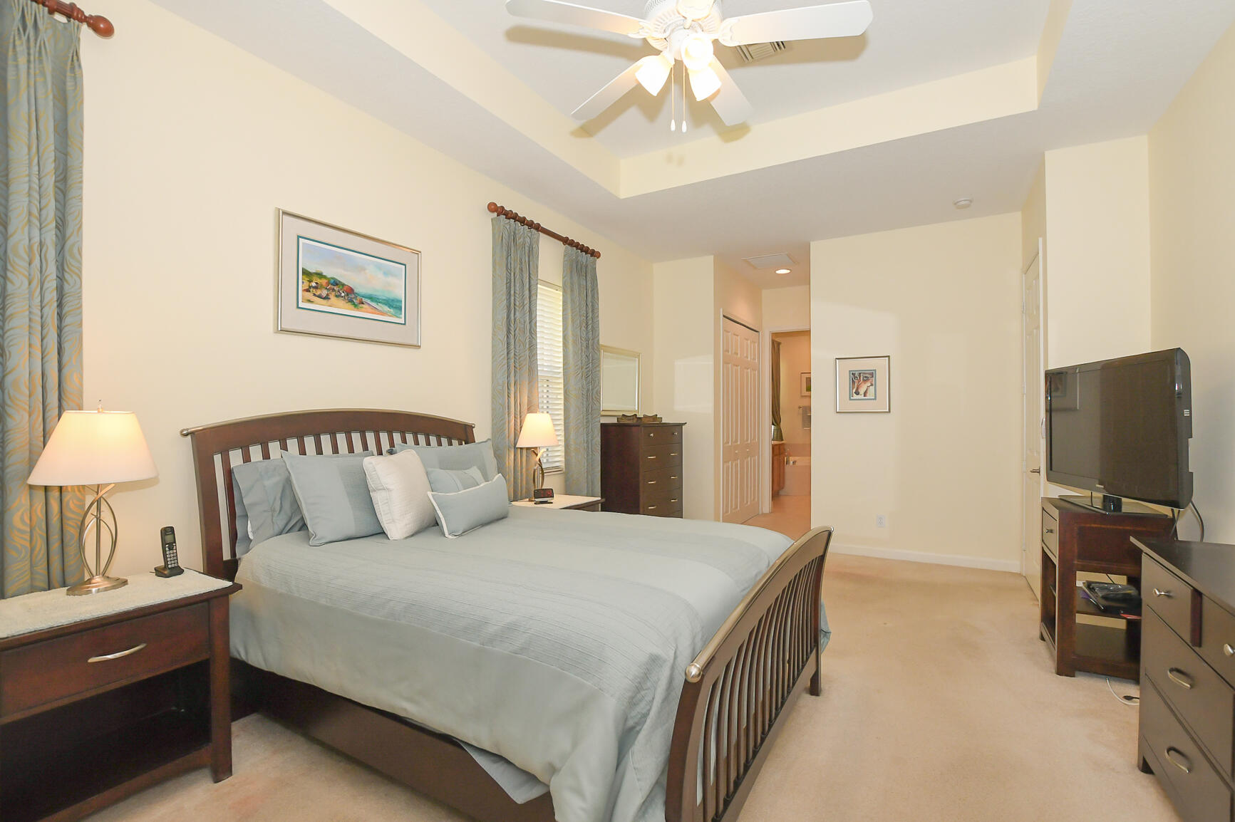 PGA VILLAGE (The Lakes) - Residential