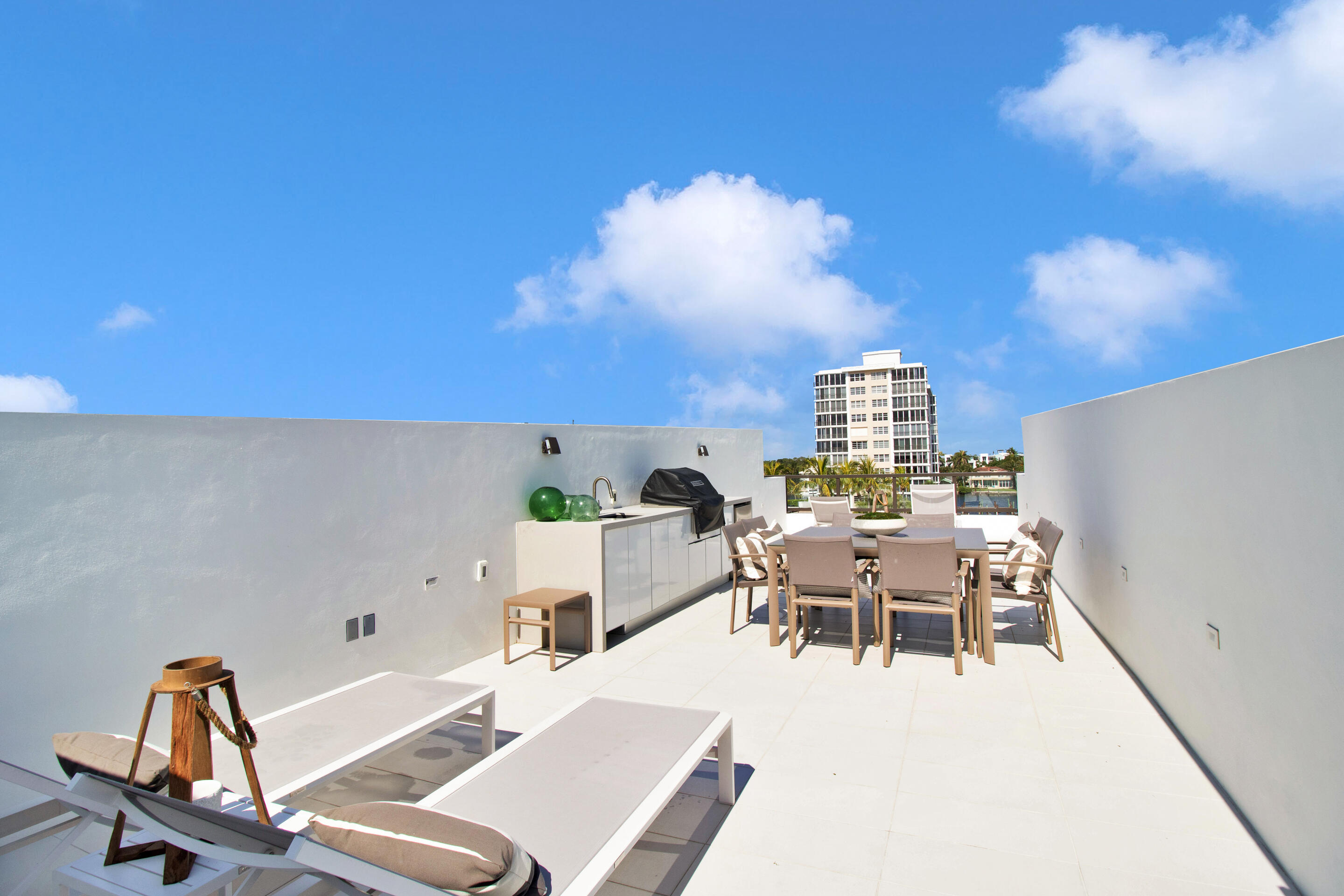 COVE 4 CONDO - Residential