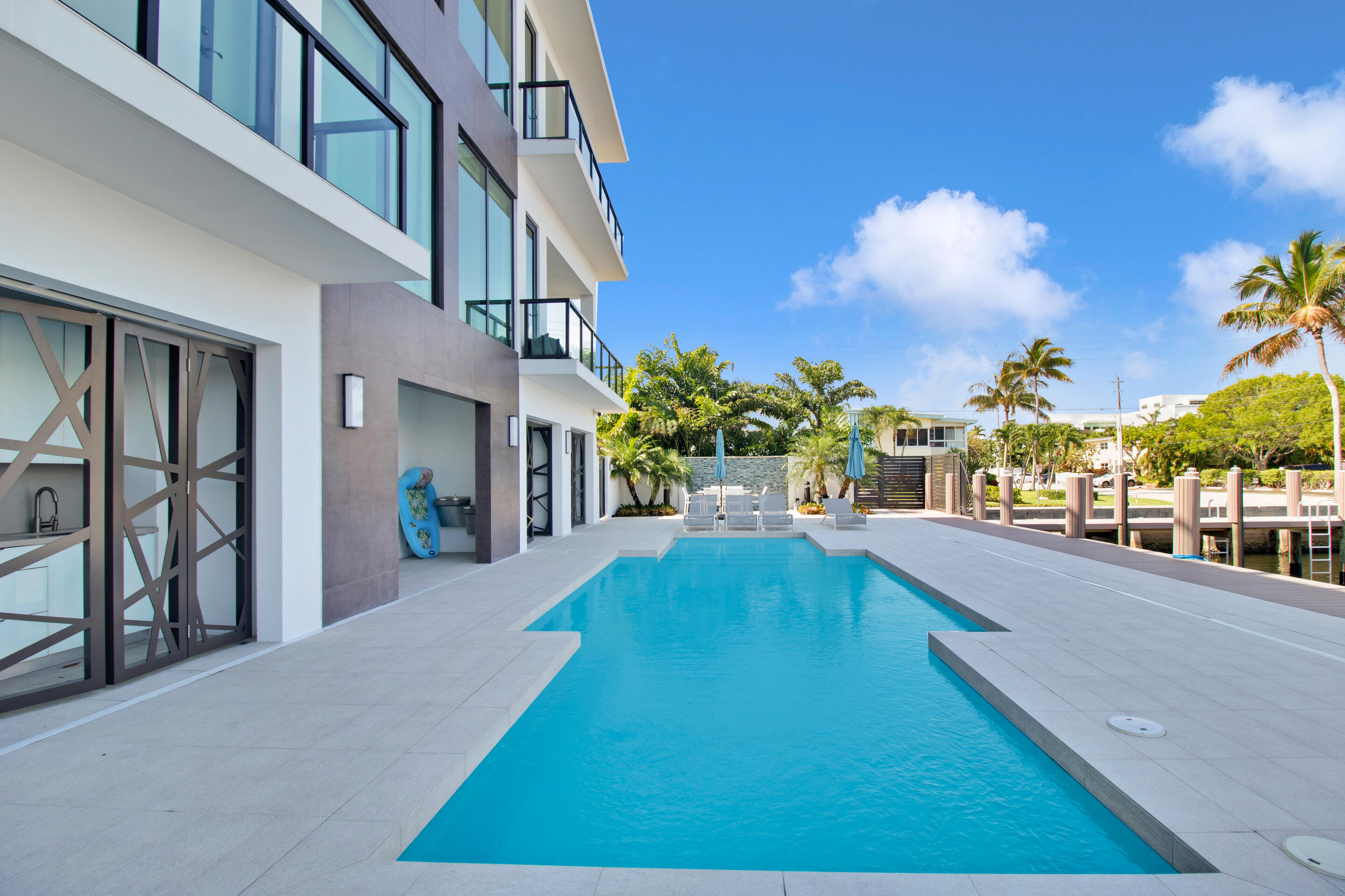 COVE 4 CONDO - Residential