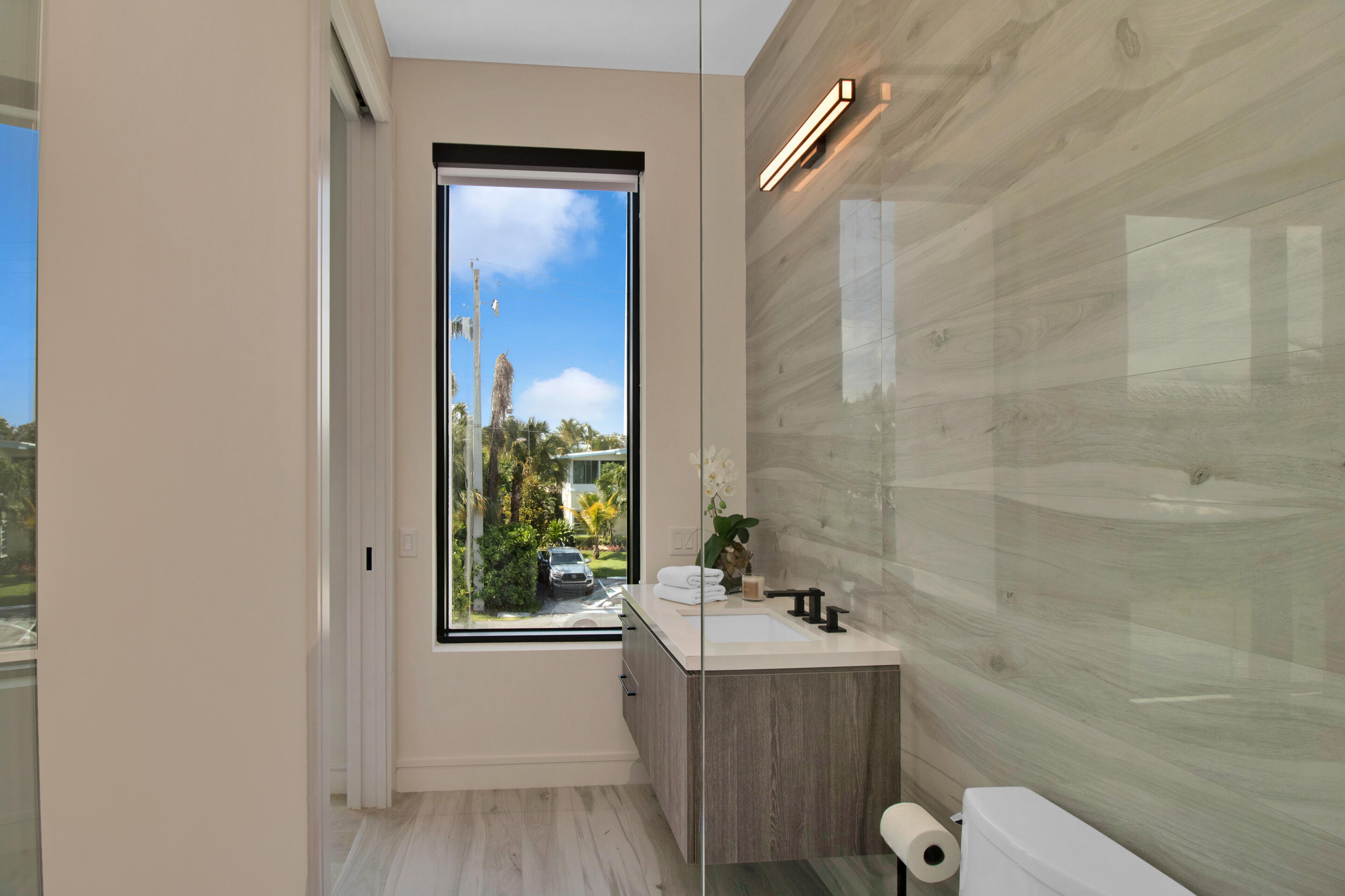 COVE 4 CONDO - Residential