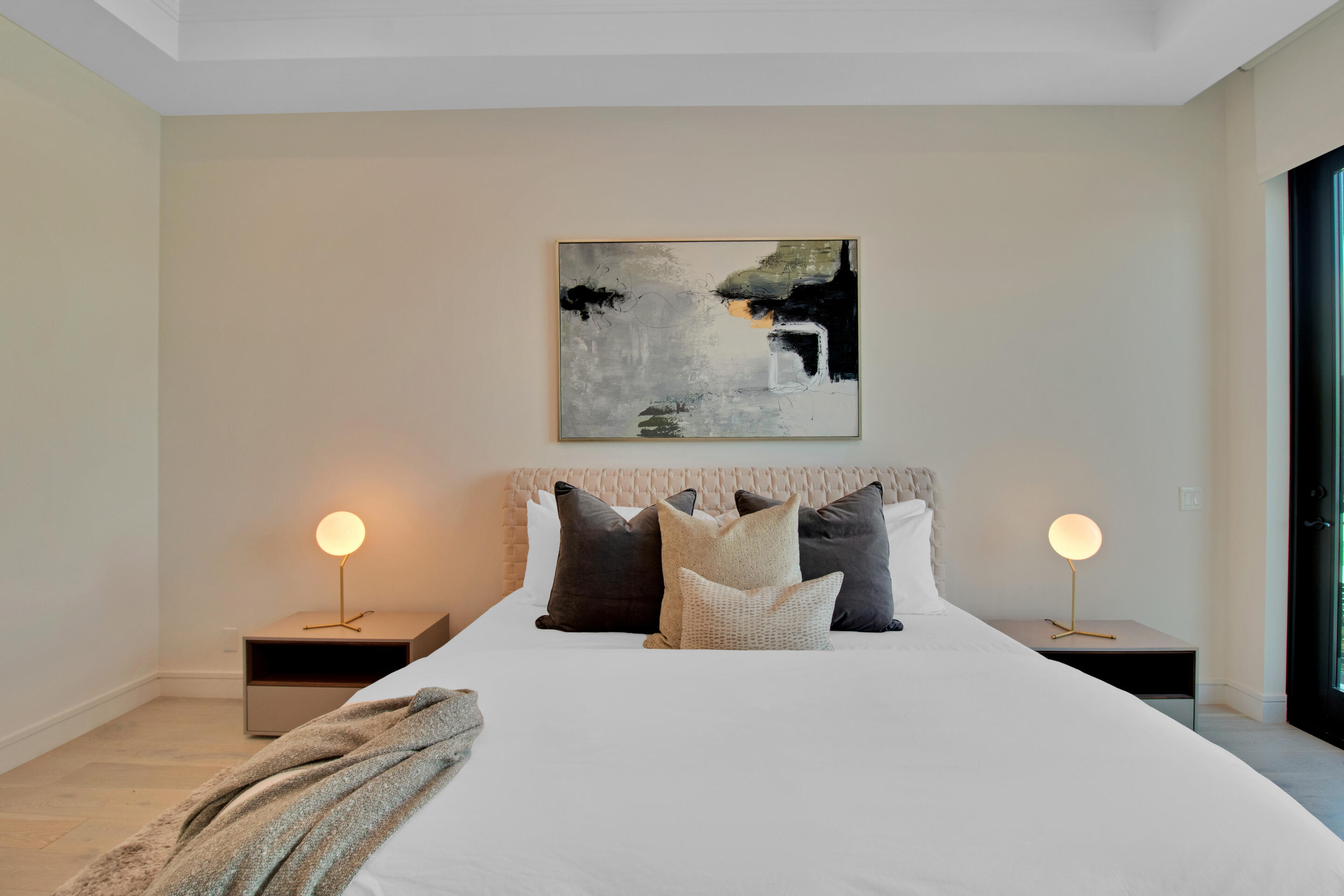 COVE 4 CONDO - Residential
