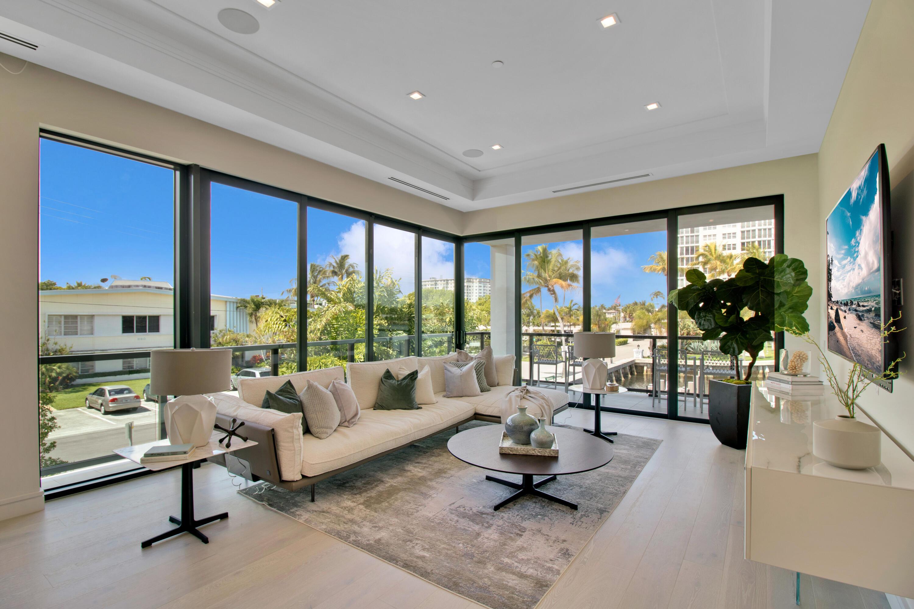 COVE 4 CONDO - Residential
