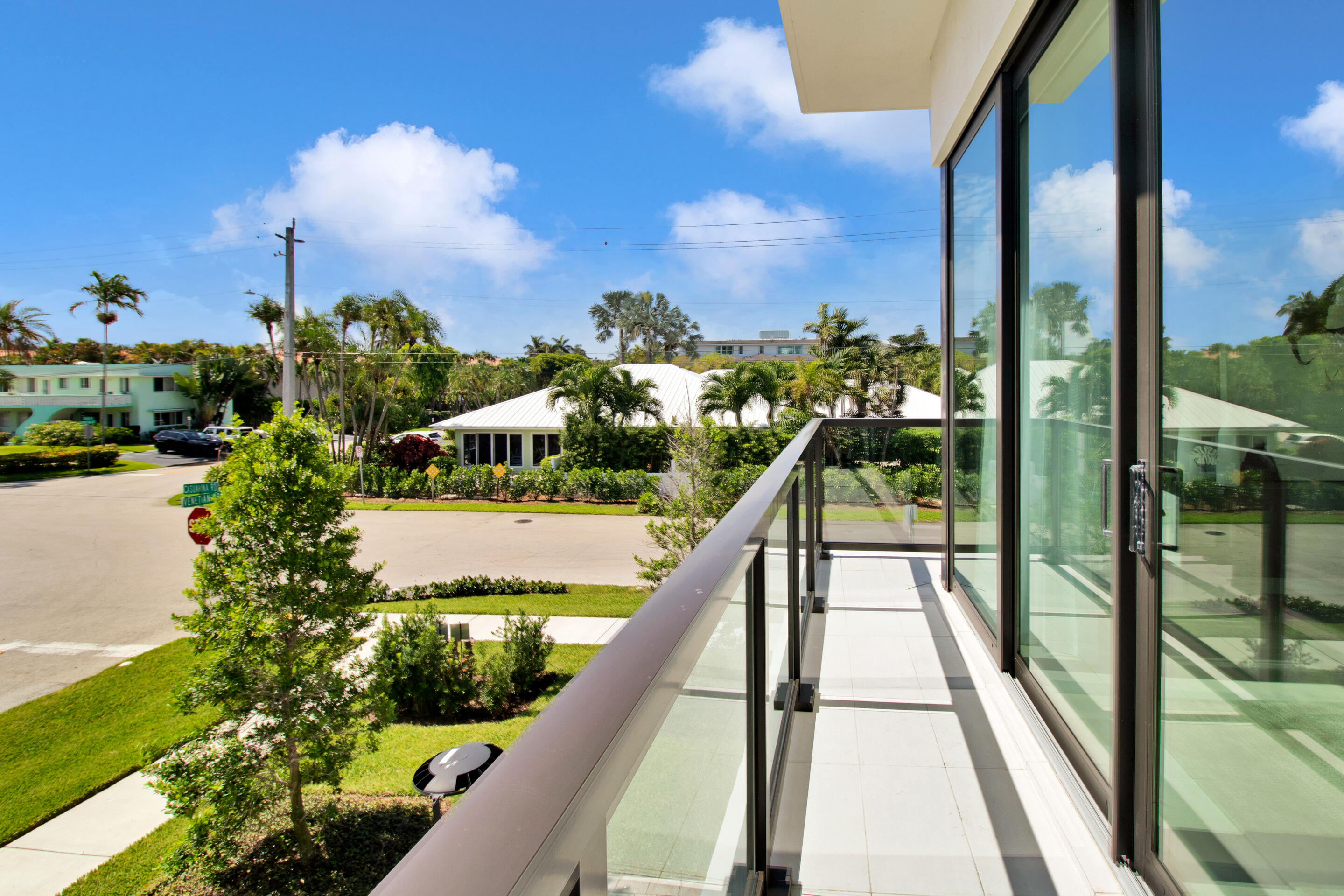 COVE 4 CONDO - Residential