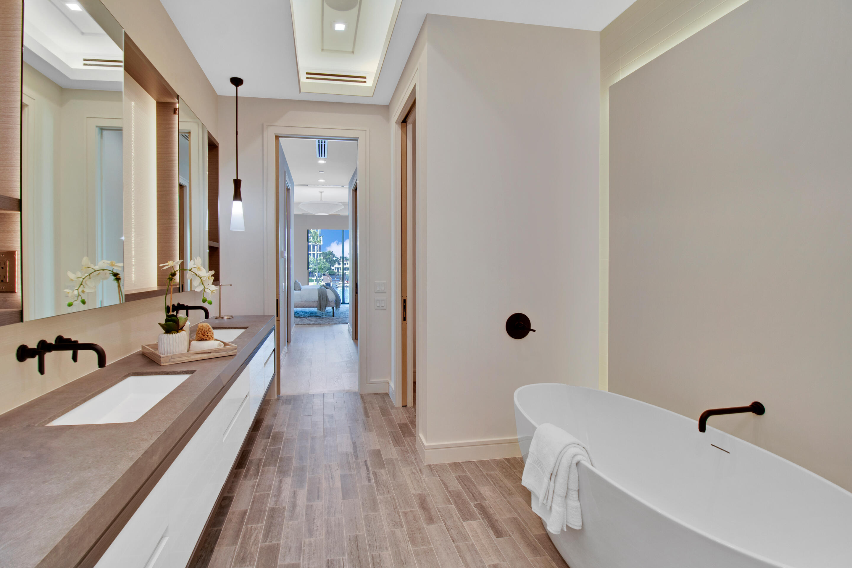 COVE 4 CONDO - Residential