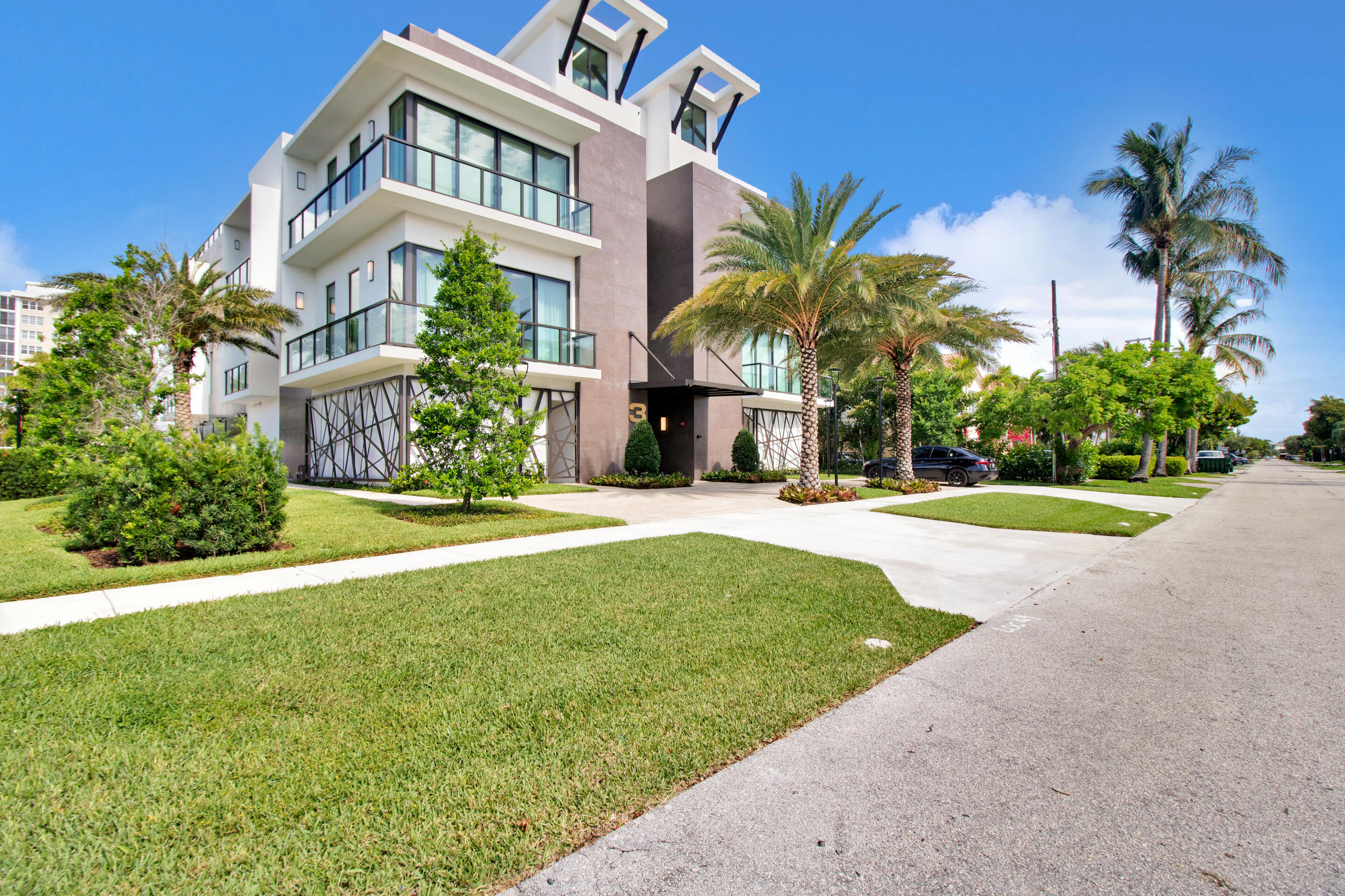 COVE 4 CONDO - Residential