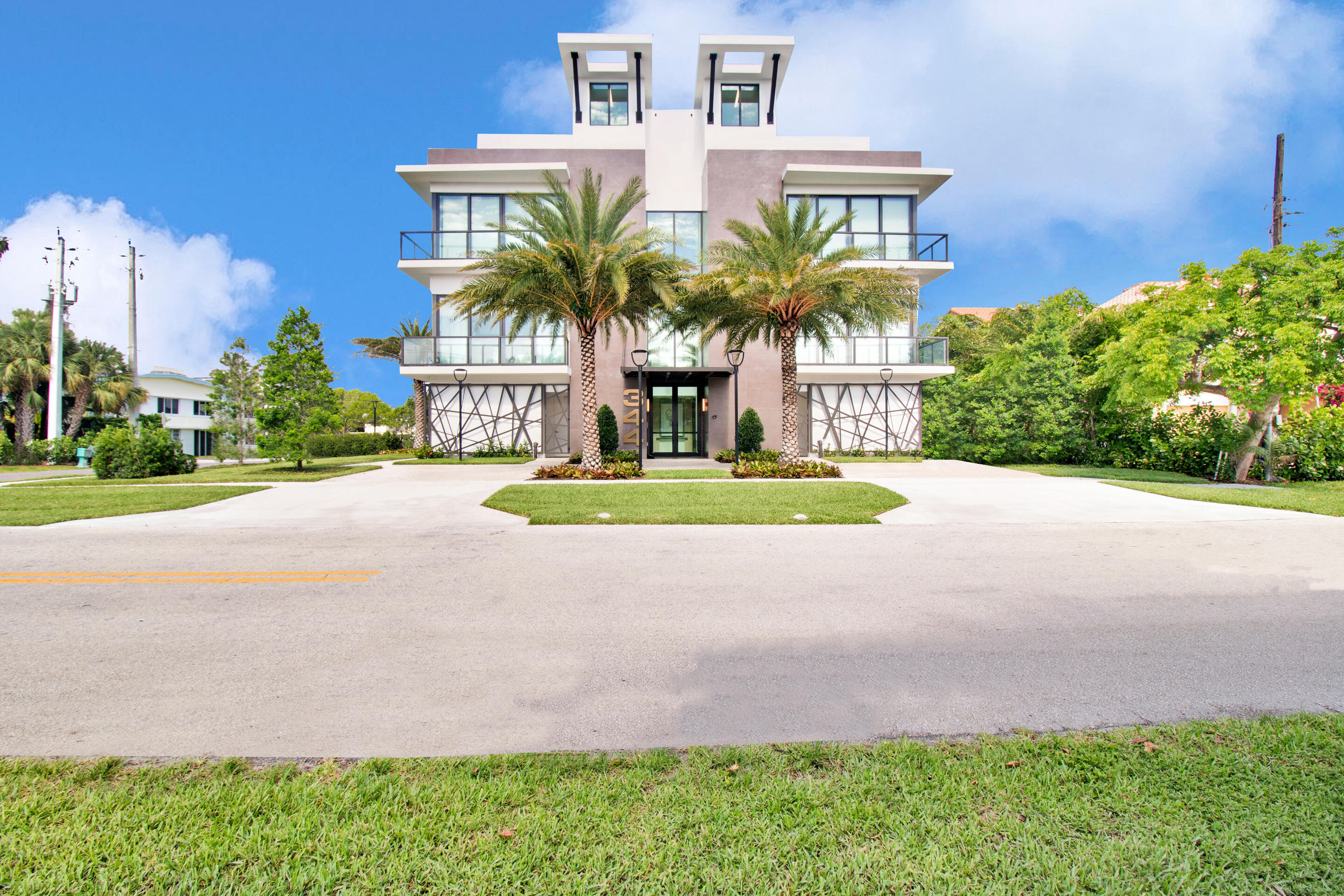 COVE 4 CONDO - Residential