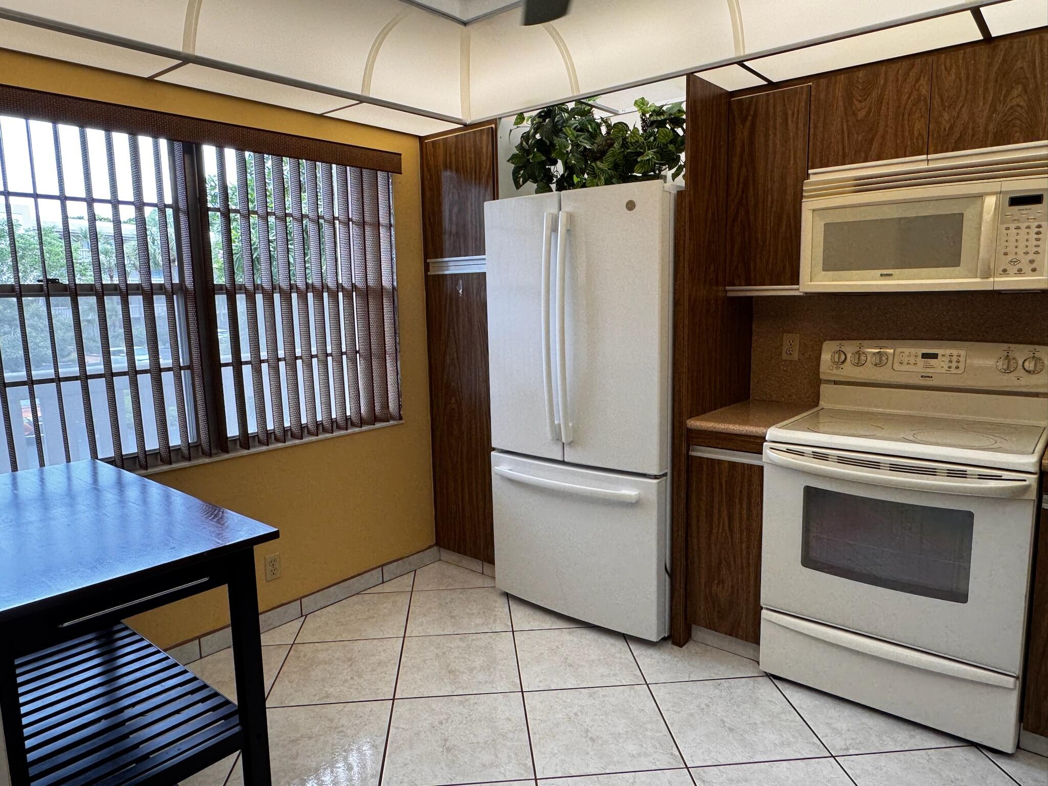 GRANADA VILLAGE D CONDO - Residential