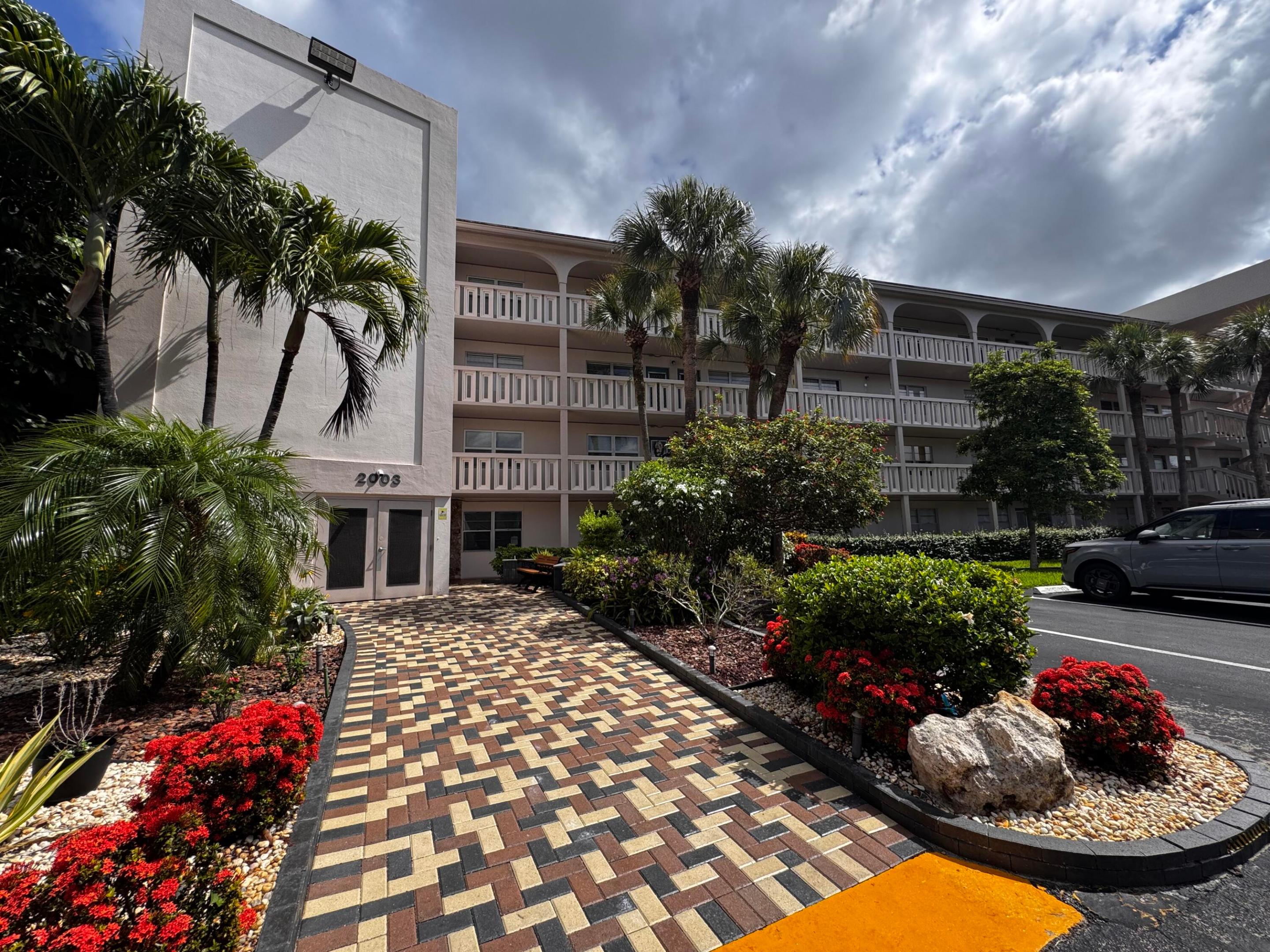 GRANADA VILLAGE D CONDO - Residential