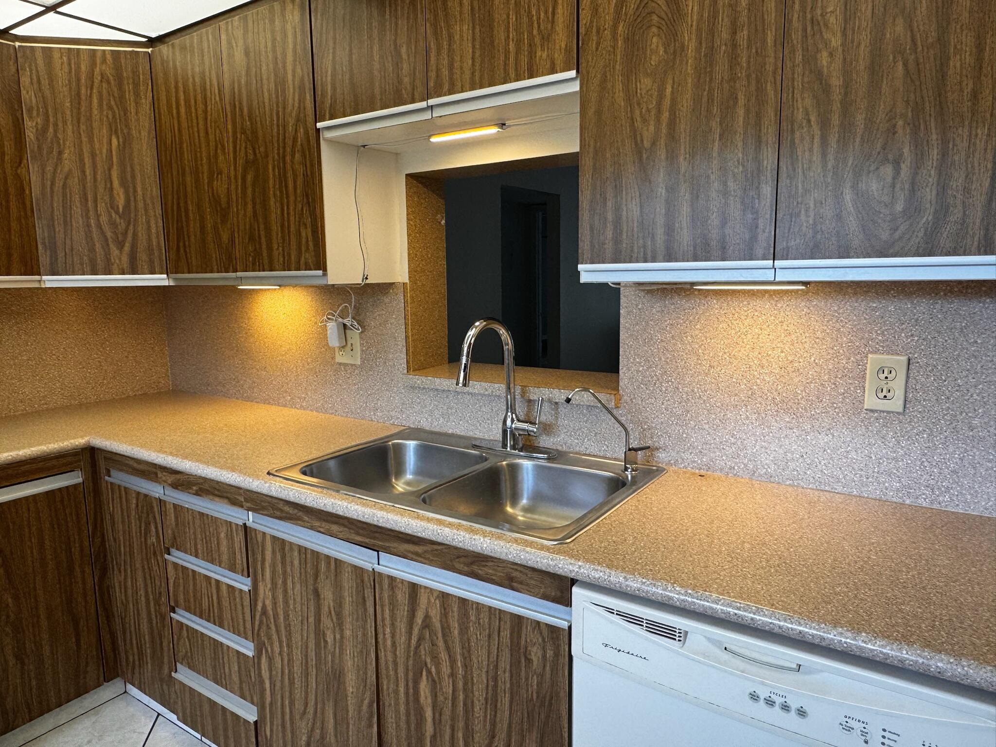 GRANADA VILLAGE D CONDO - Residential