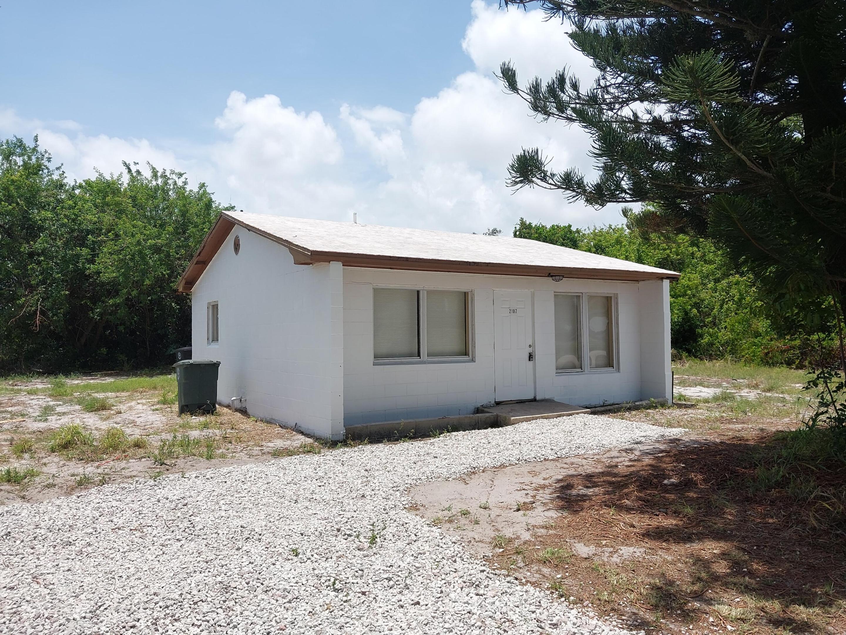 2 BED 1 BATH SMALL HOUSE (625 SQ FT)...BIG PROPERTY....1/2 ACRE LOT.... 2 PERSON LIMIT INCLUDING KIDS .... 4 MONTHS MOVE IN COST ( FIRST LAST AND 2 SECURITY)...NO APPLICATION.. RENT HAS BEEN REDUCED SO TENANT MAY COVER MAININENCE AND REPAIRS.... LEASE IS TRIPPLENET .....LAND LORD DOES NOT TAKE REPAIR CALLS... BRING YOUR OWN APPLIANCES... 2 BED 1 BATH SMALL HOUSE (625 SQ FT)...BIG PROPERTY....1/2 ACRE LOT.... 2 PERSON LIMIT INCLUDING KIDS .... 4 MONTHS MOVE IN COST ( FIRST LAST AND 2 SECURITY)...NO APPLICATION.. RENT HAS BEEN REDUCED SO TENANT MAY COVER MAININENCE AND REPAIRS.... LEASE IS TRIPPLENET .....LAND LORD DOES NOT TAKE REPAIR CALLS... BRING YOUR OWN APPLIANCES...