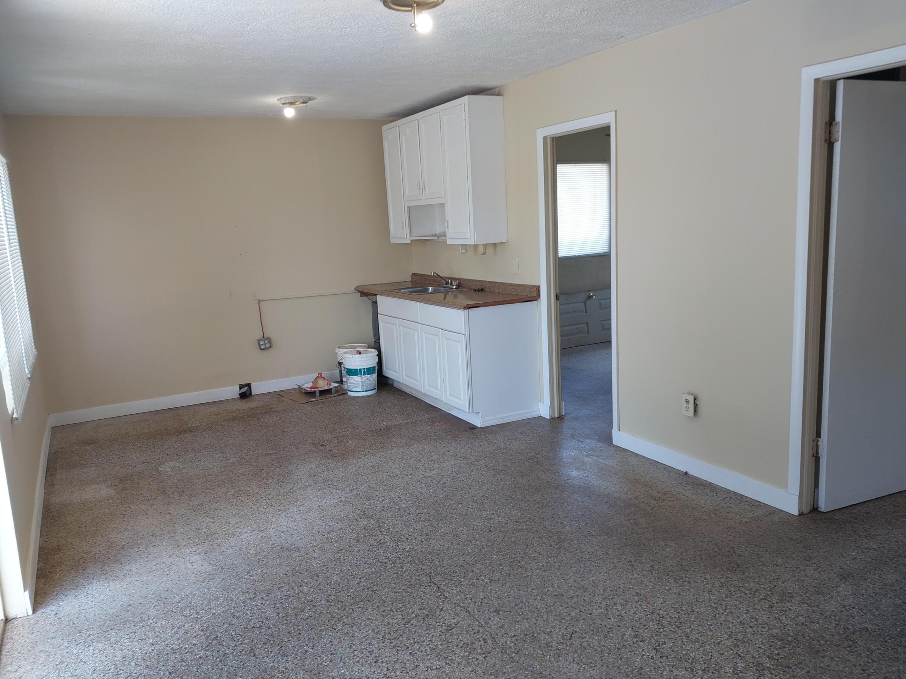PARADISE PARK - Residential Lease