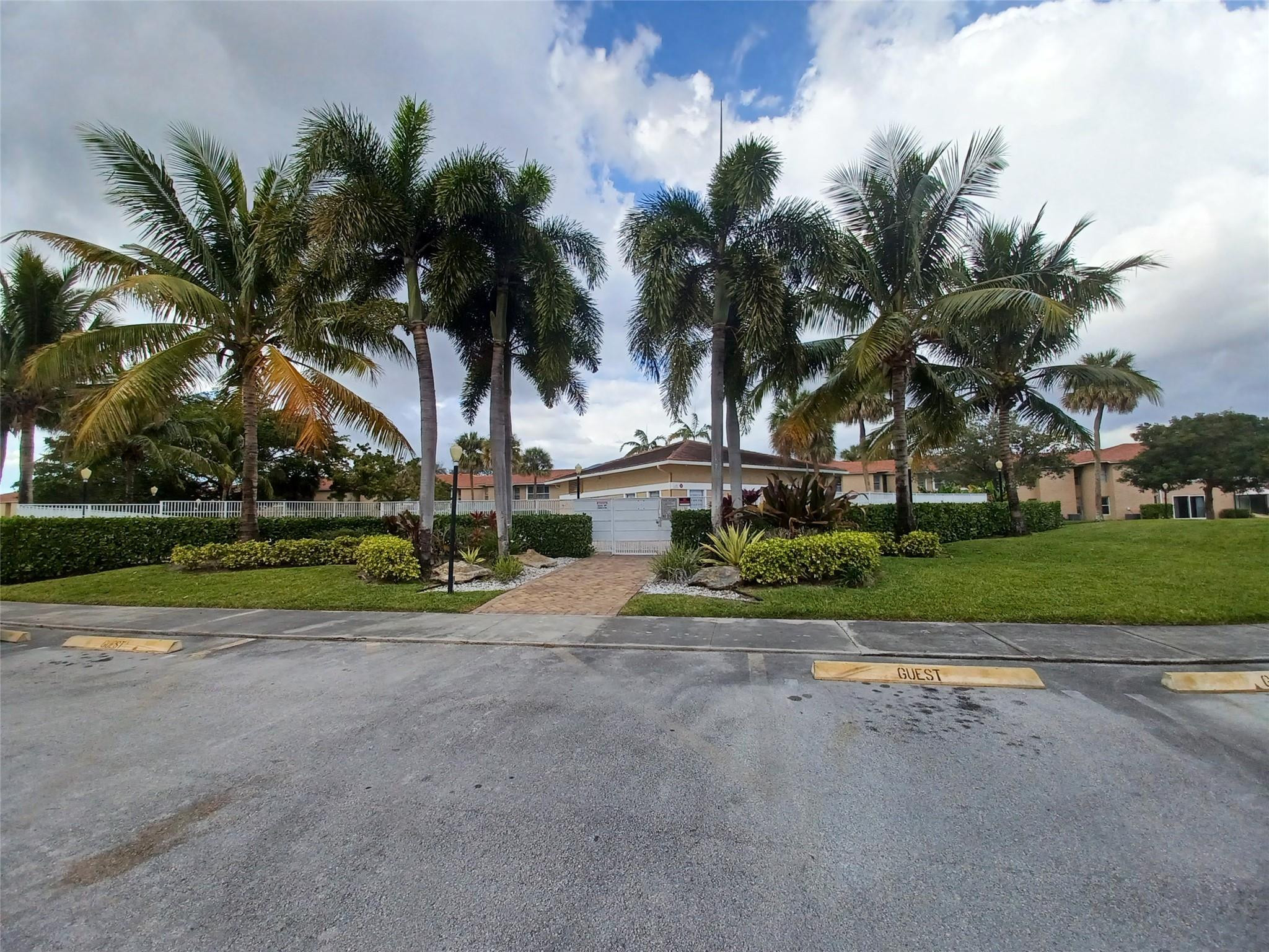 LAKEWOOD VILLAGE - Residential
