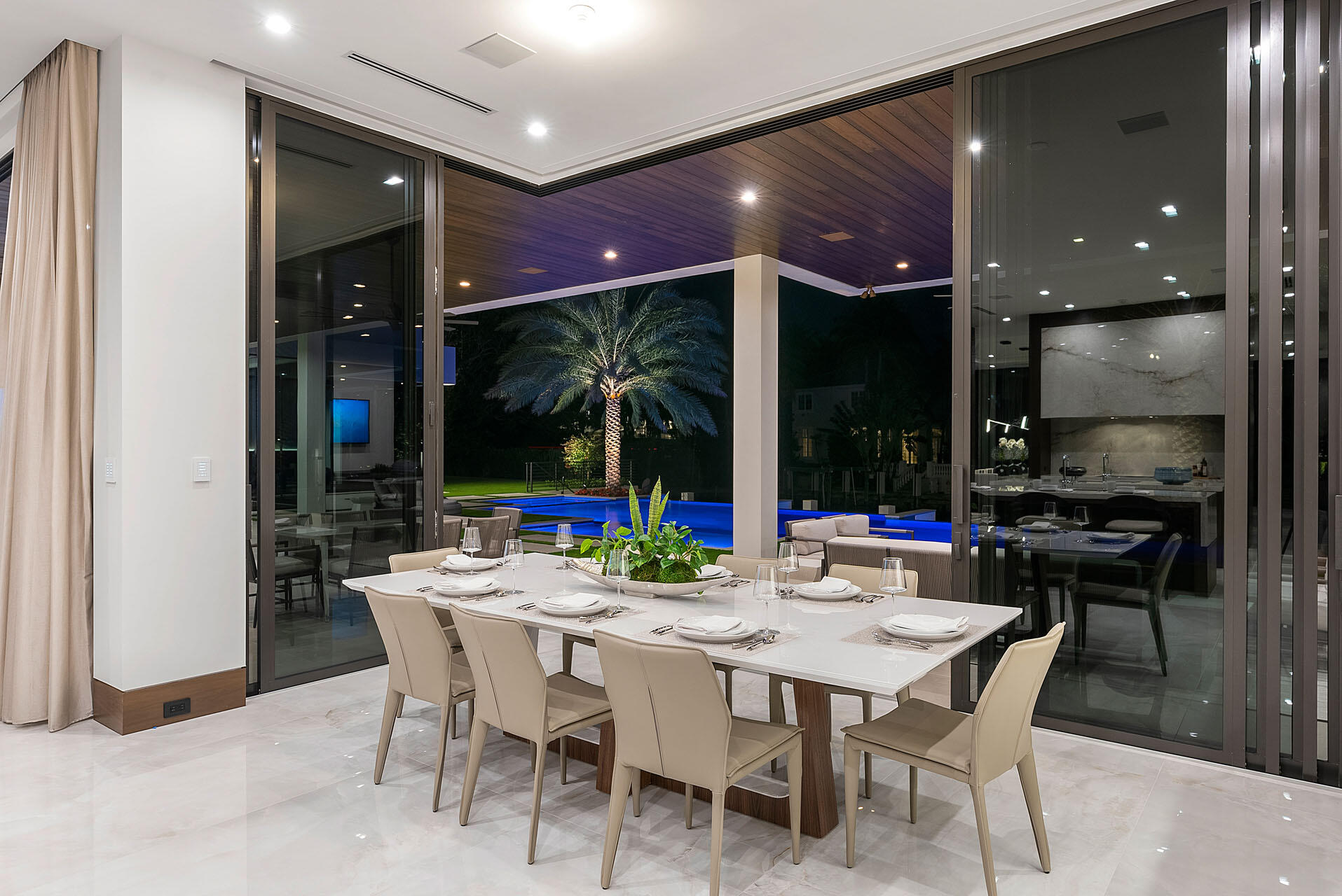 ROYAL PALM YACHT & COUNTRY CLUB - Residential