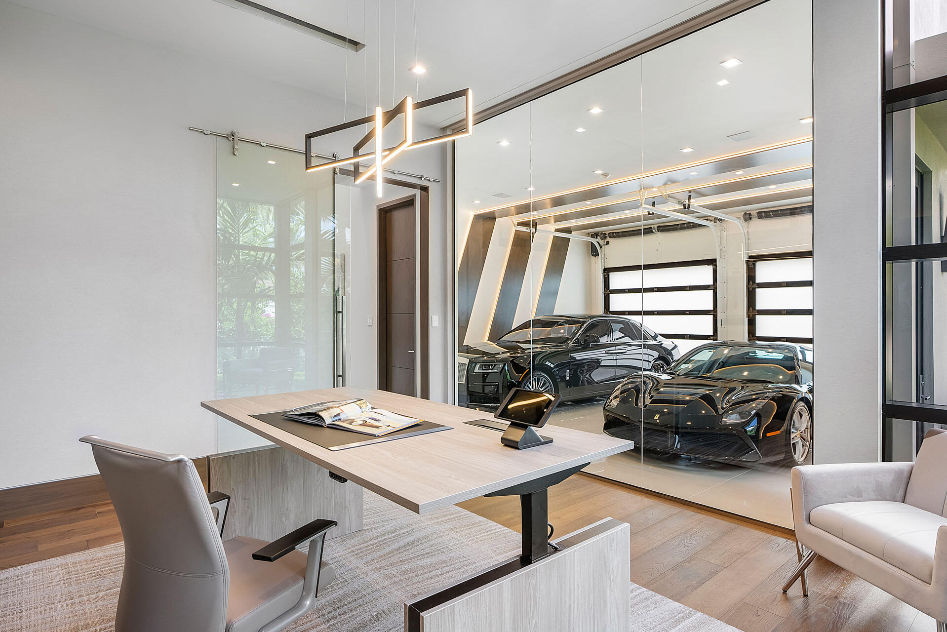 ROYAL PALM YACHT & COUNTRY CLUB - Residential