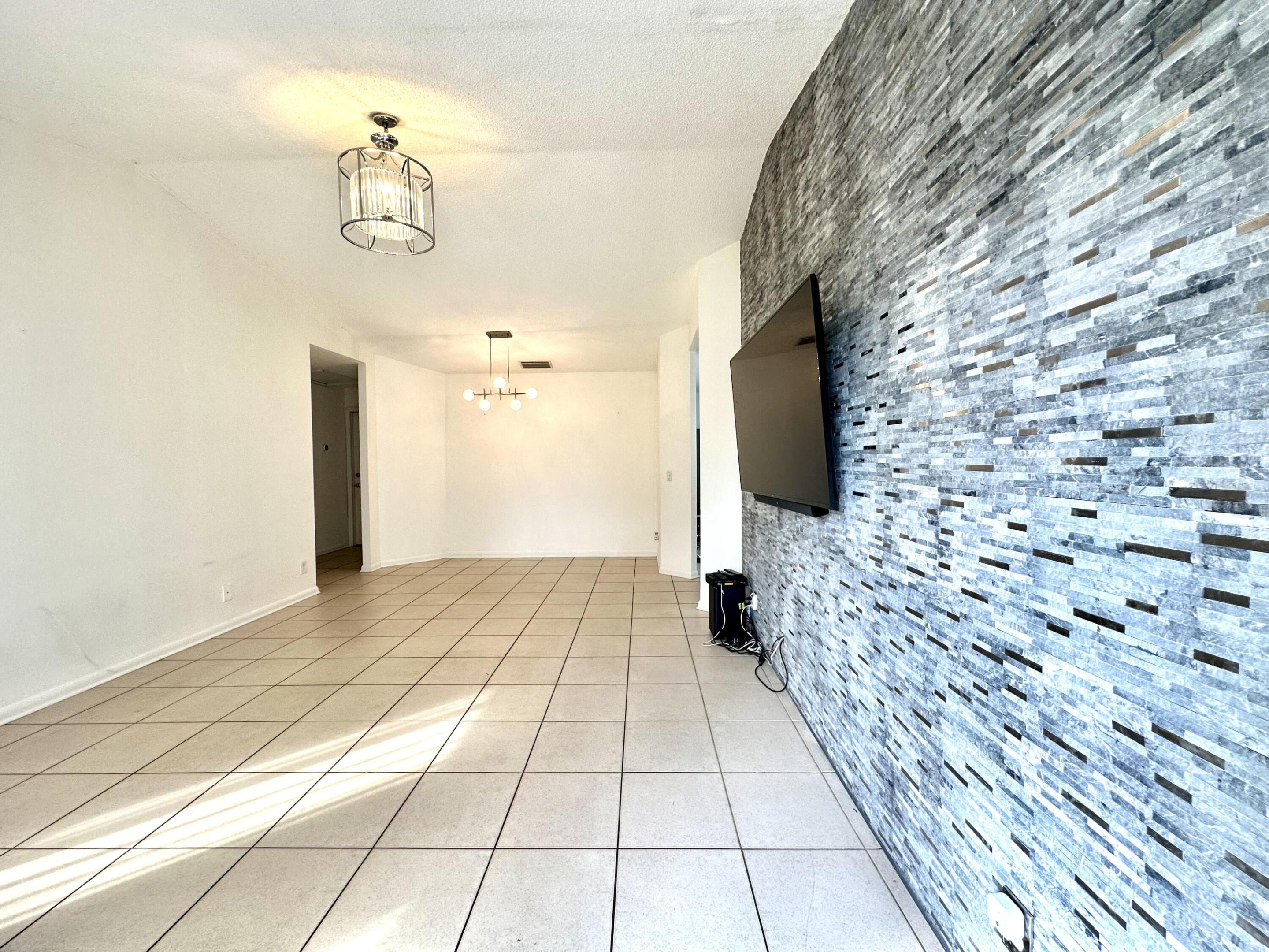 STRAWBERRY LAKES 1 - Residential Lease