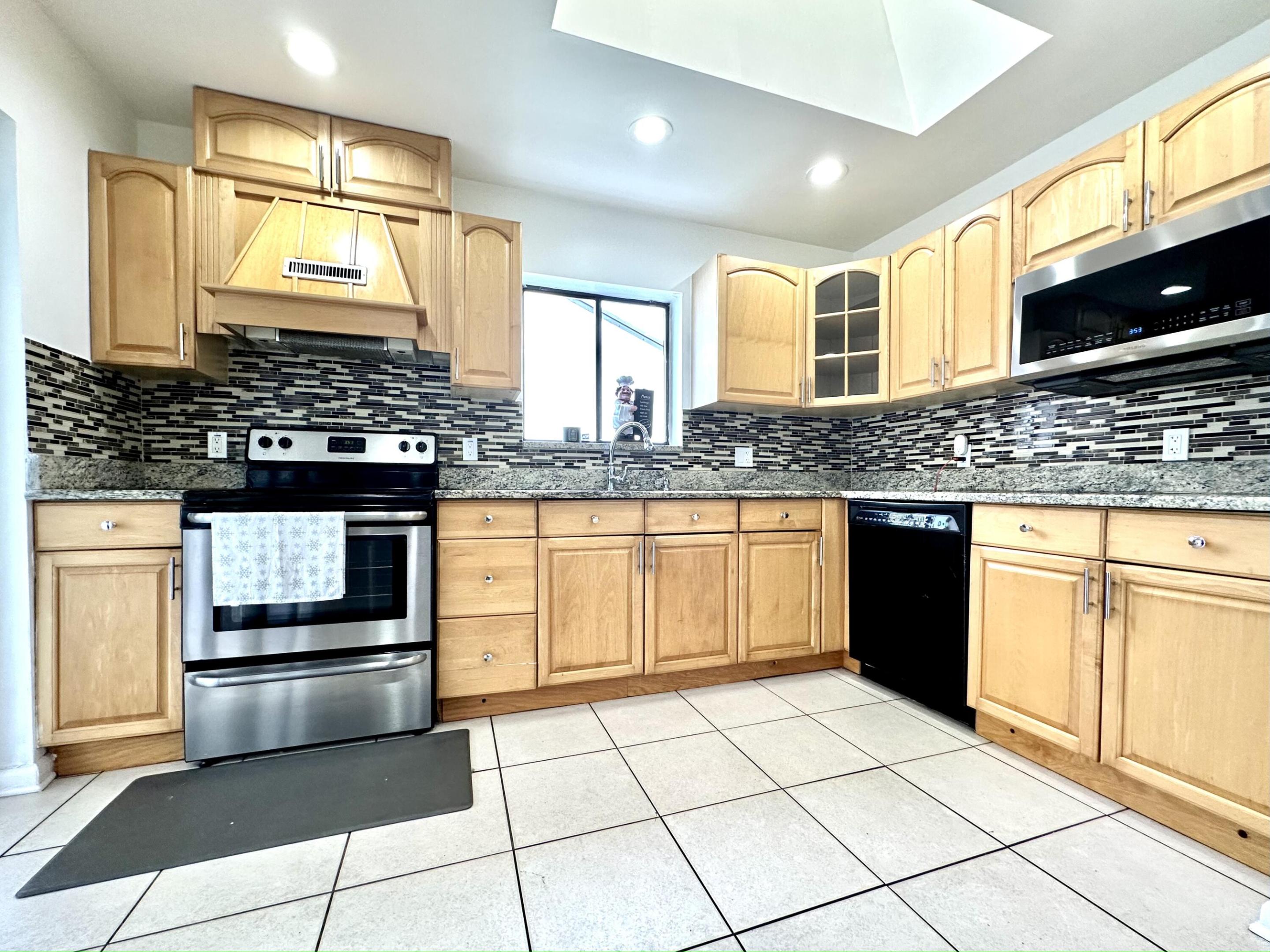 STRAWBERRY LAKES 1 - Residential Lease