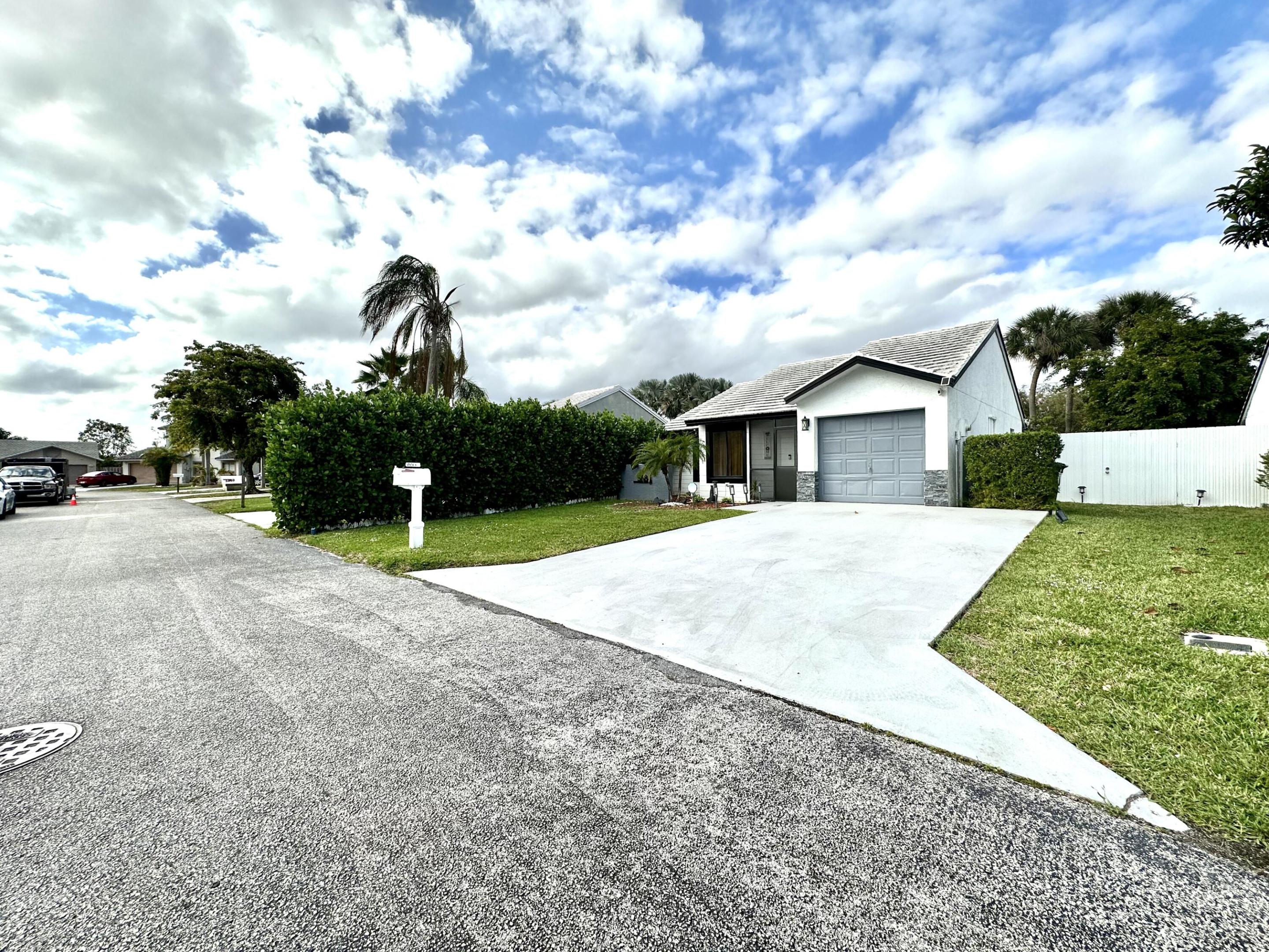 STRAWBERRY LAKES 1 - Residential Lease