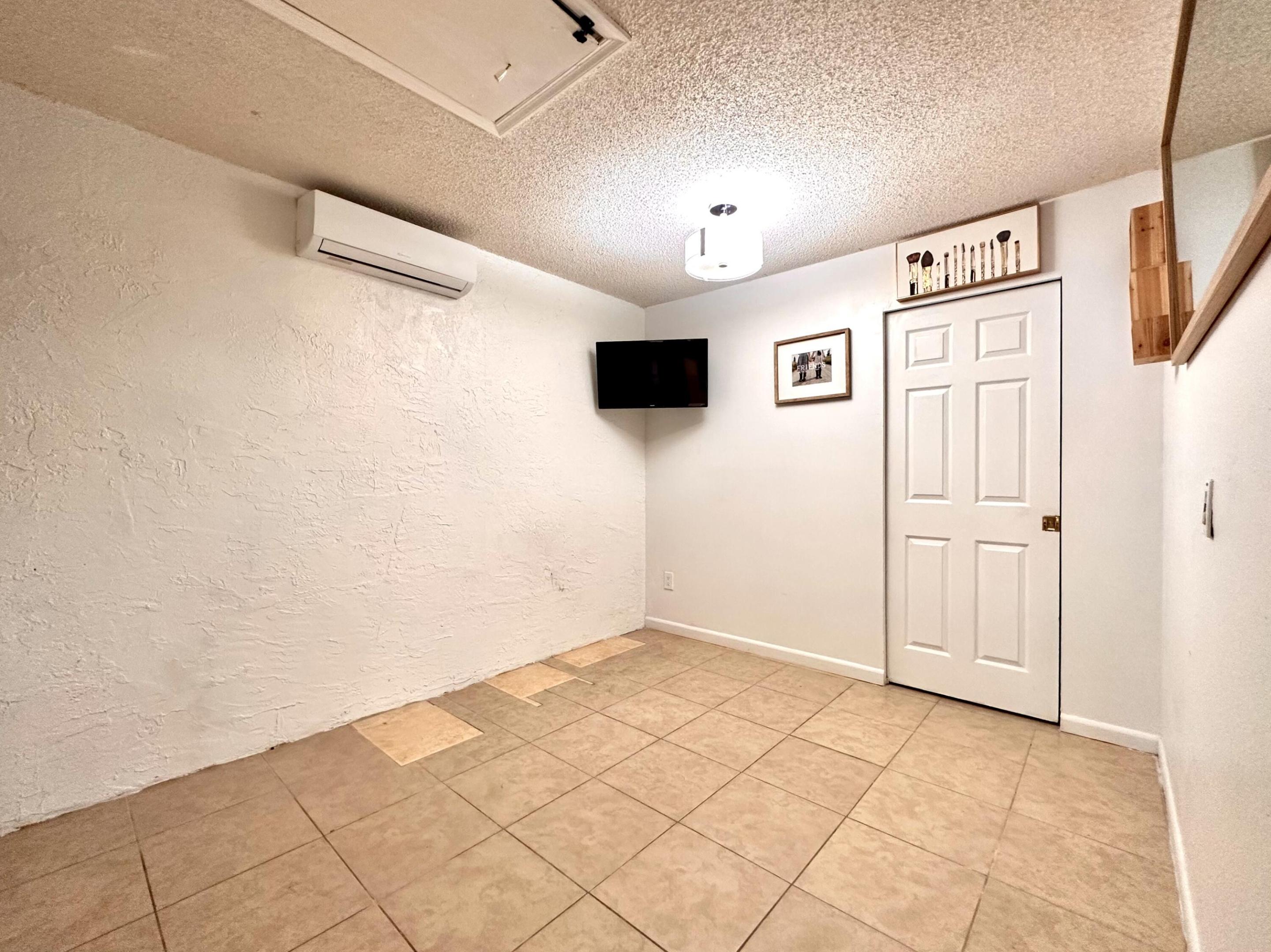 STRAWBERRY LAKES 1 - Residential Lease