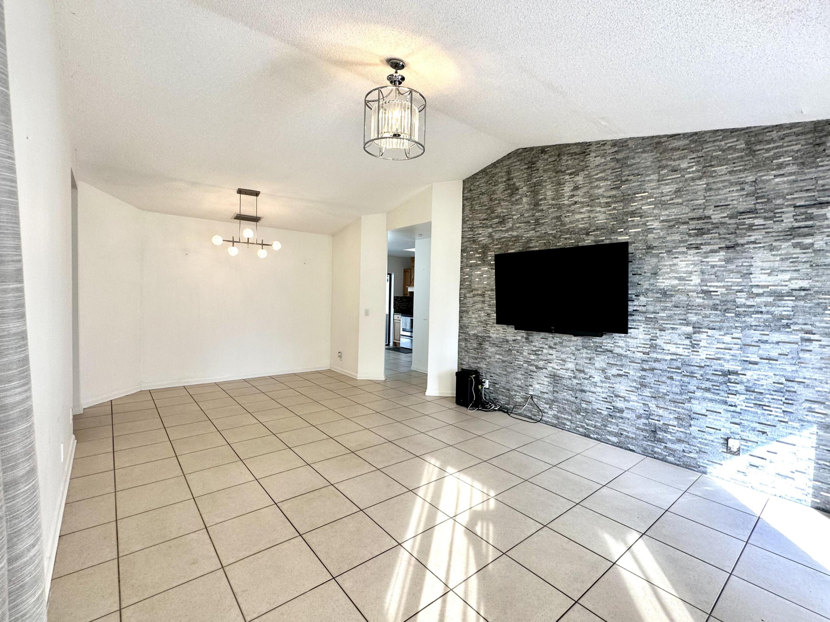 STRAWBERRY LAKES 1 - Residential Lease
