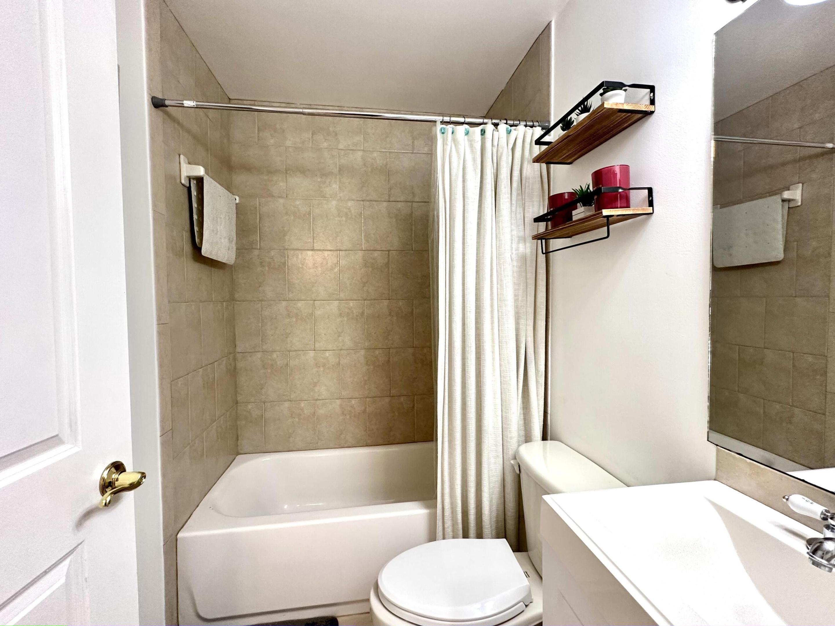 STRAWBERRY LAKES 1 - Residential Lease