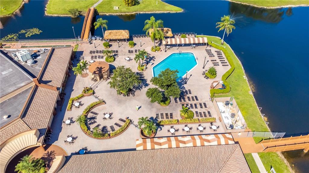 SUNRISE LAKES - Residential