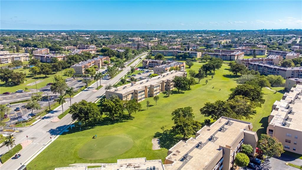 SUNRISE LAKES - Residential