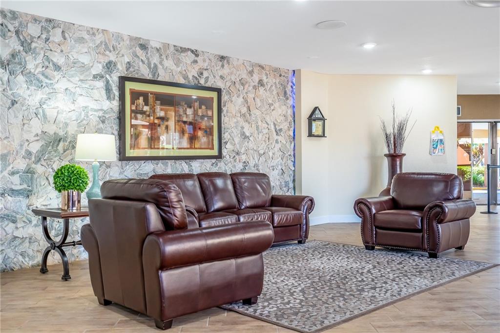 SUNRISE LAKES - Residential