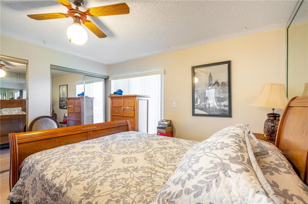 SUNRISE LAKES - Residential