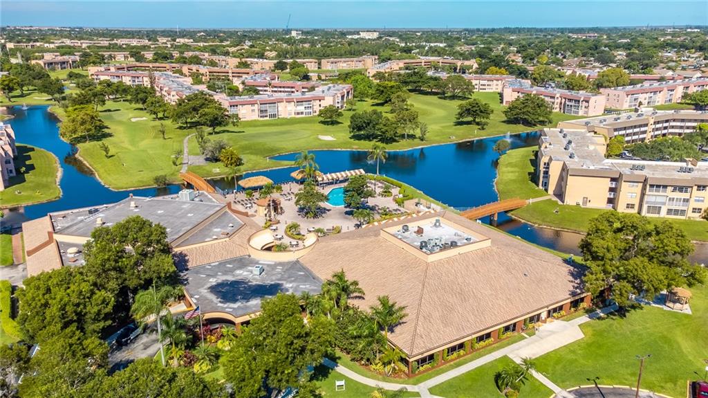 SUNRISE LAKES - Residential