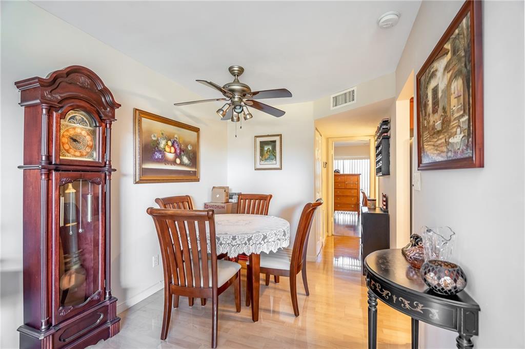 SUNRISE LAKES - Residential
