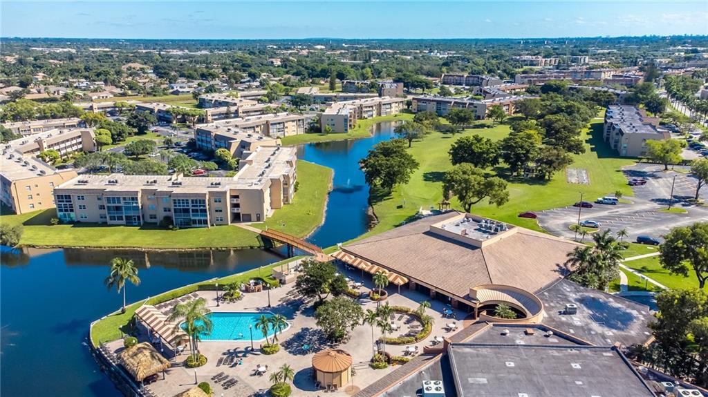 SUNRISE LAKES - Residential