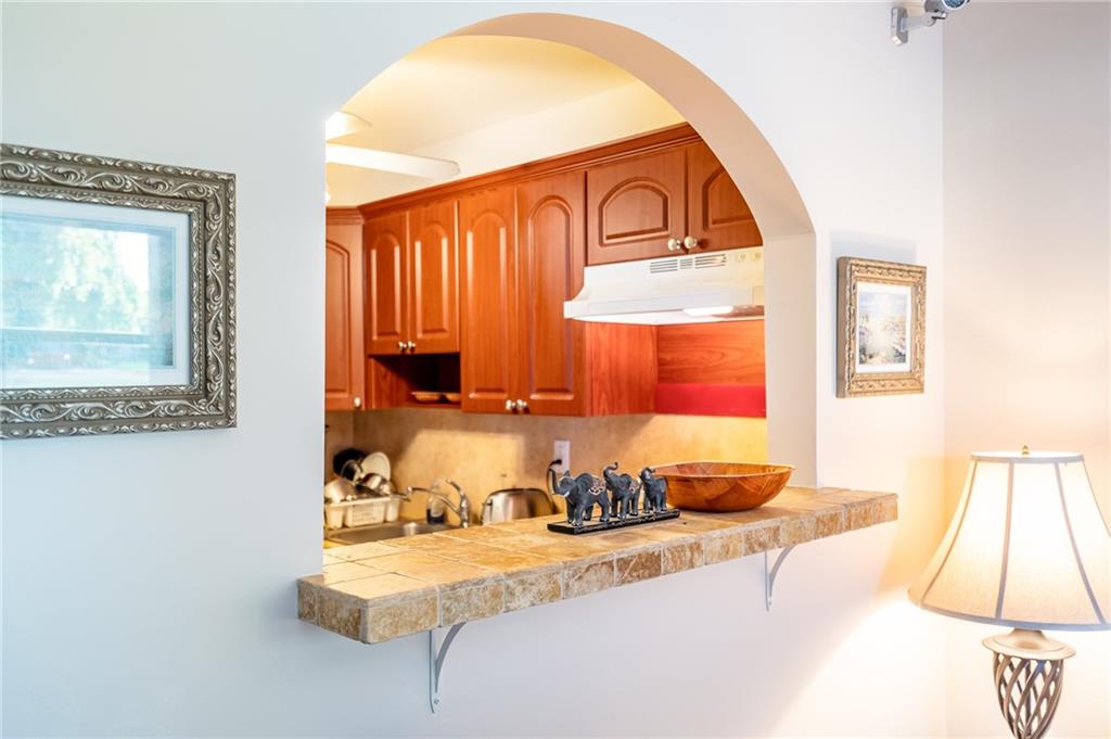 SUNRISE LAKES - Residential