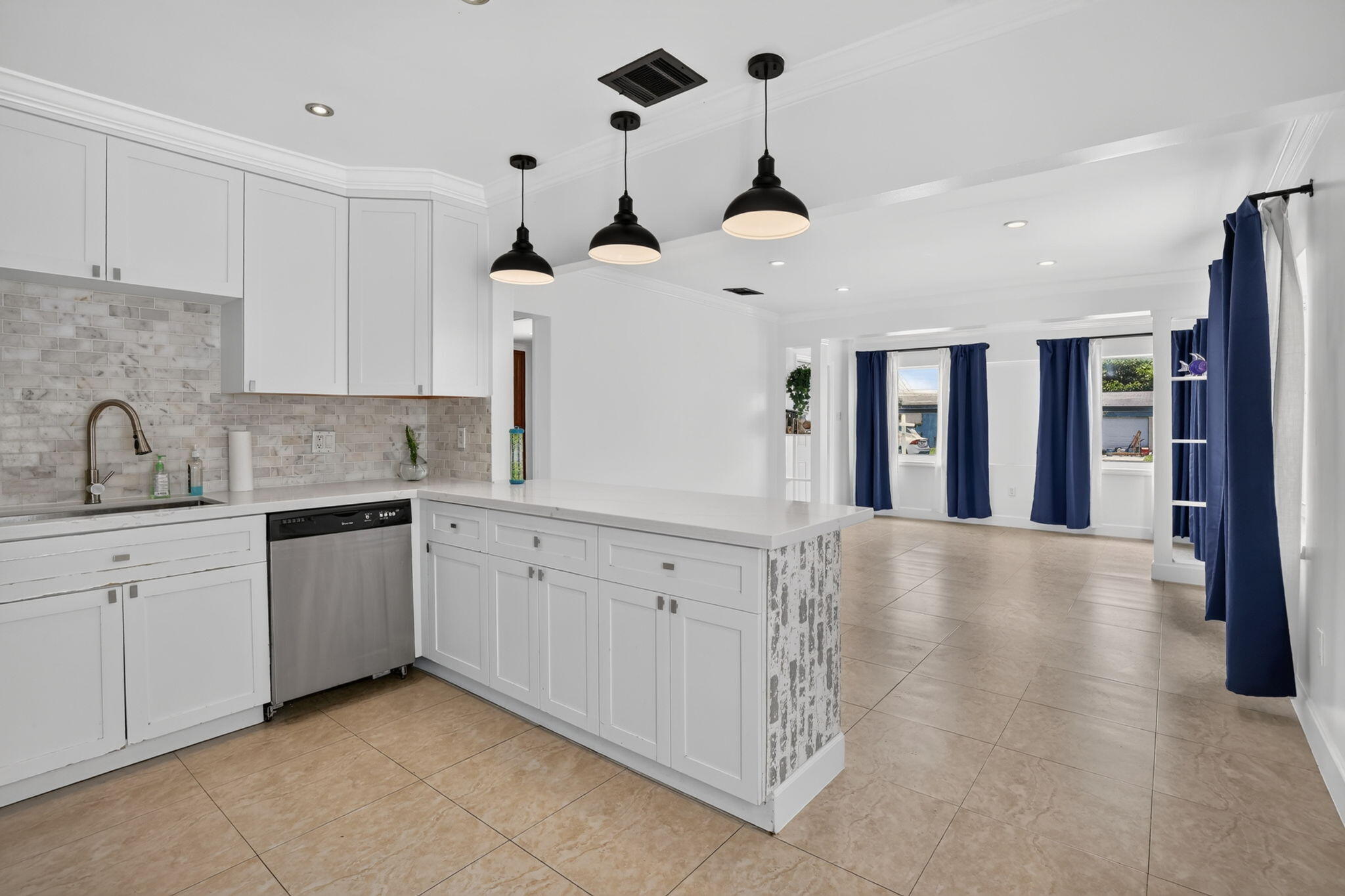 HOLLYWOOD PARK - Residential