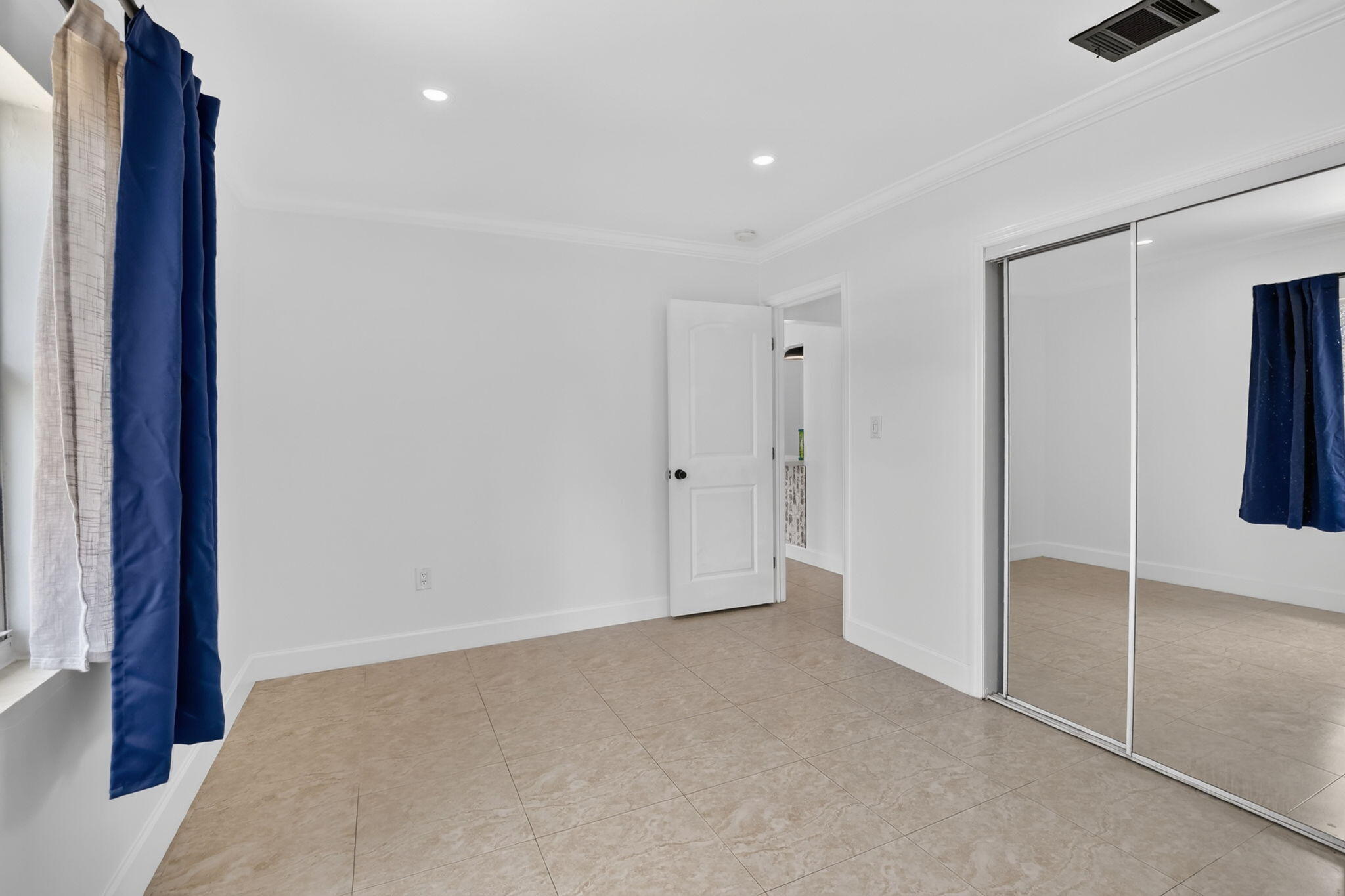 HOLLYWOOD PARK - Residential