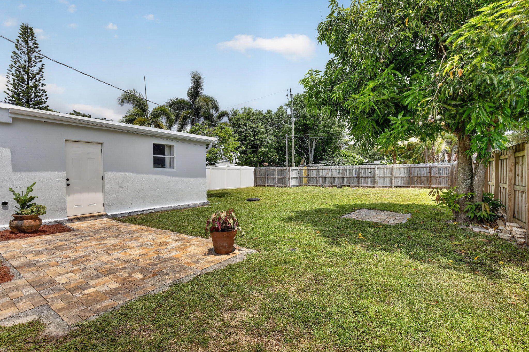 HOLLYWOOD PARK - Residential