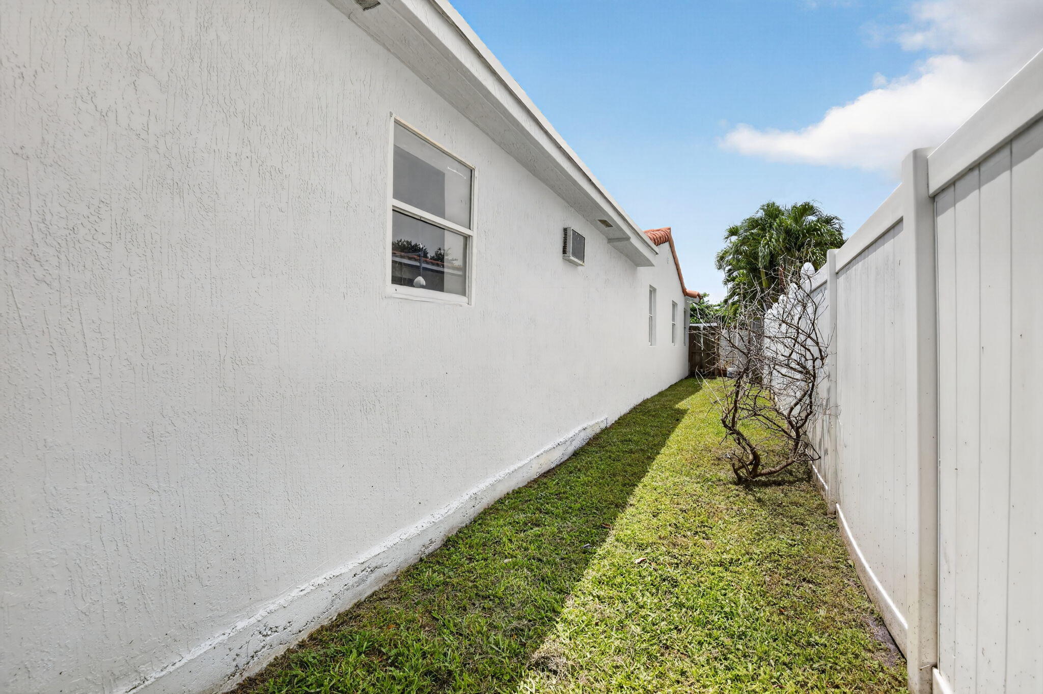 HOLLYWOOD PARK - Residential