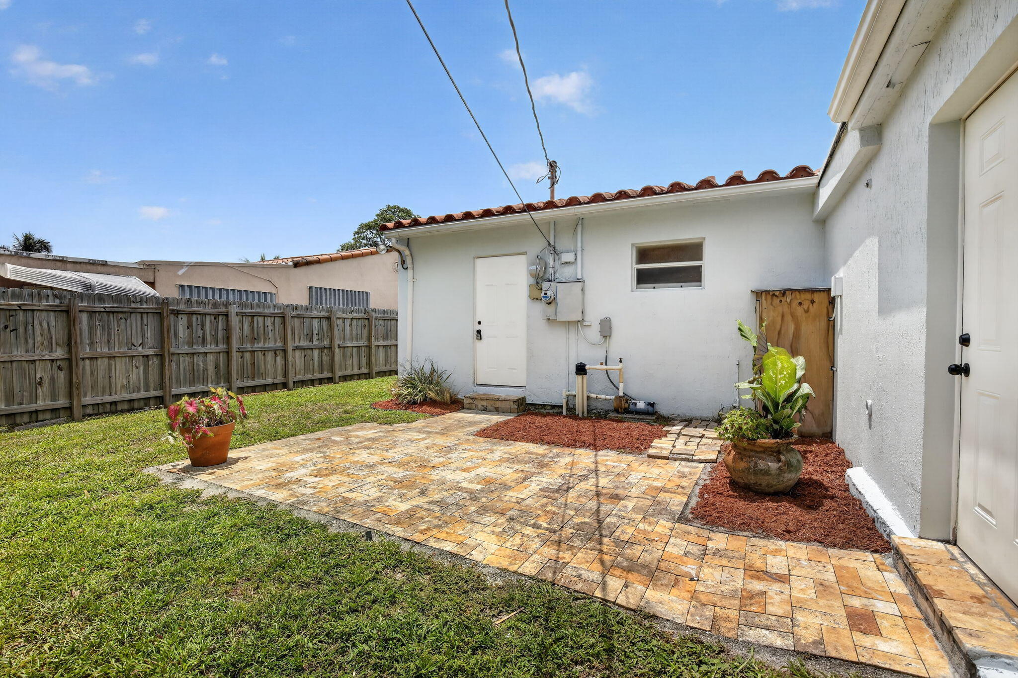 HOLLYWOOD PARK - Residential