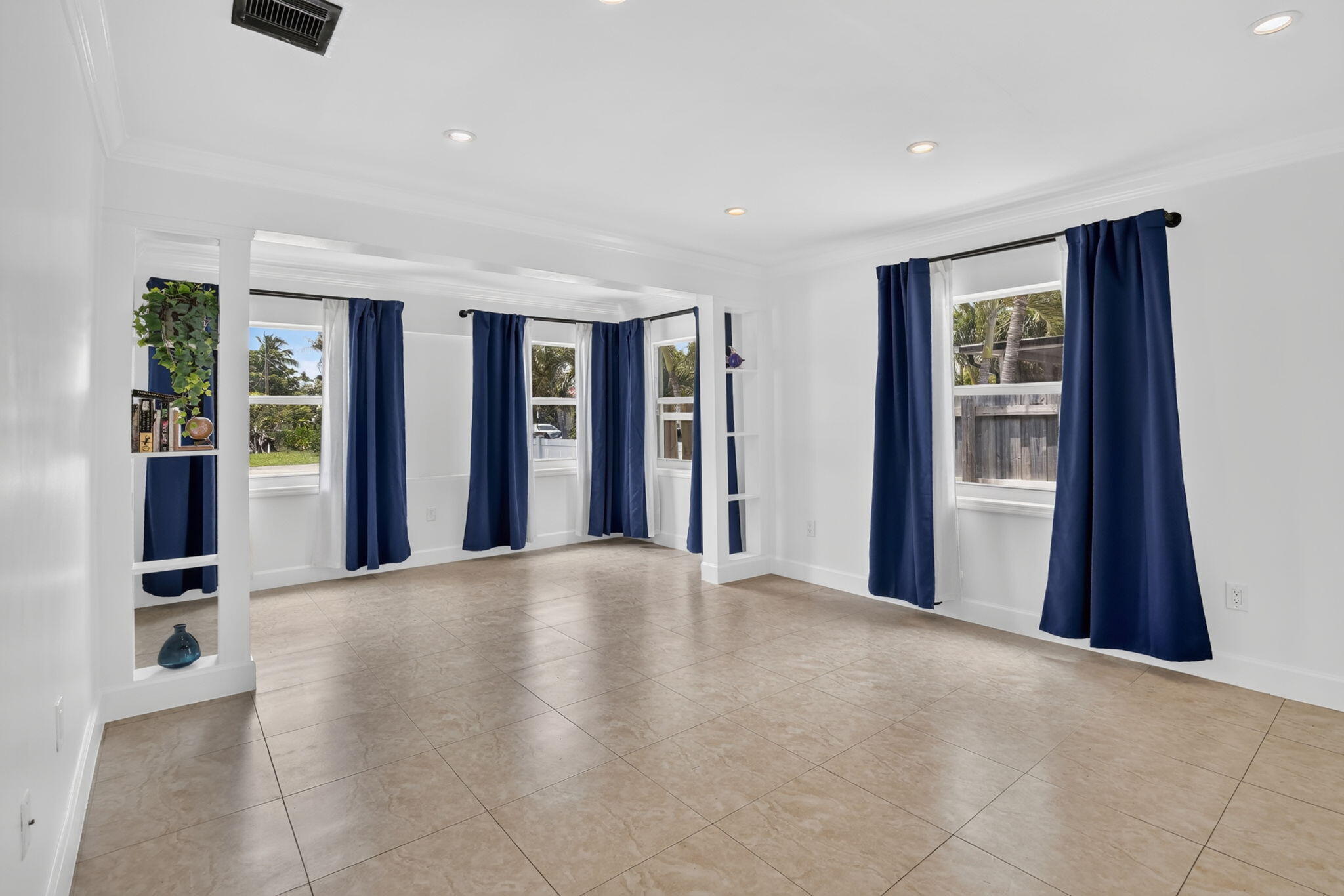 HOLLYWOOD PARK - Residential