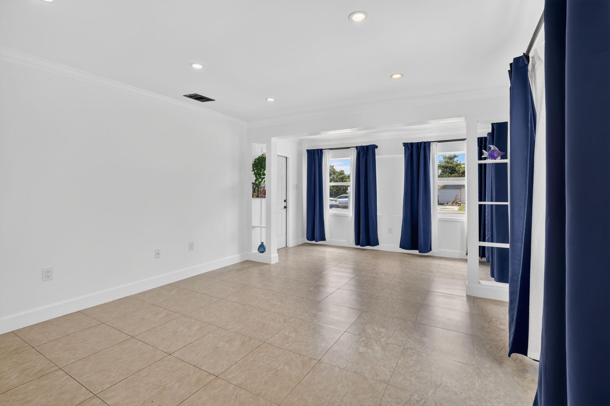HOLLYWOOD PARK - Residential