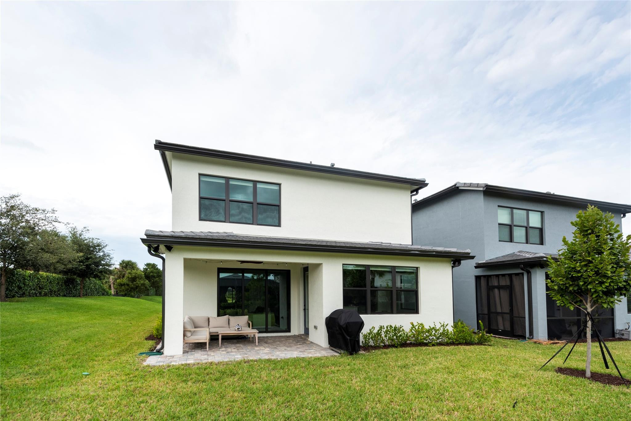Oak Tree - Manor Series - Residential Lease