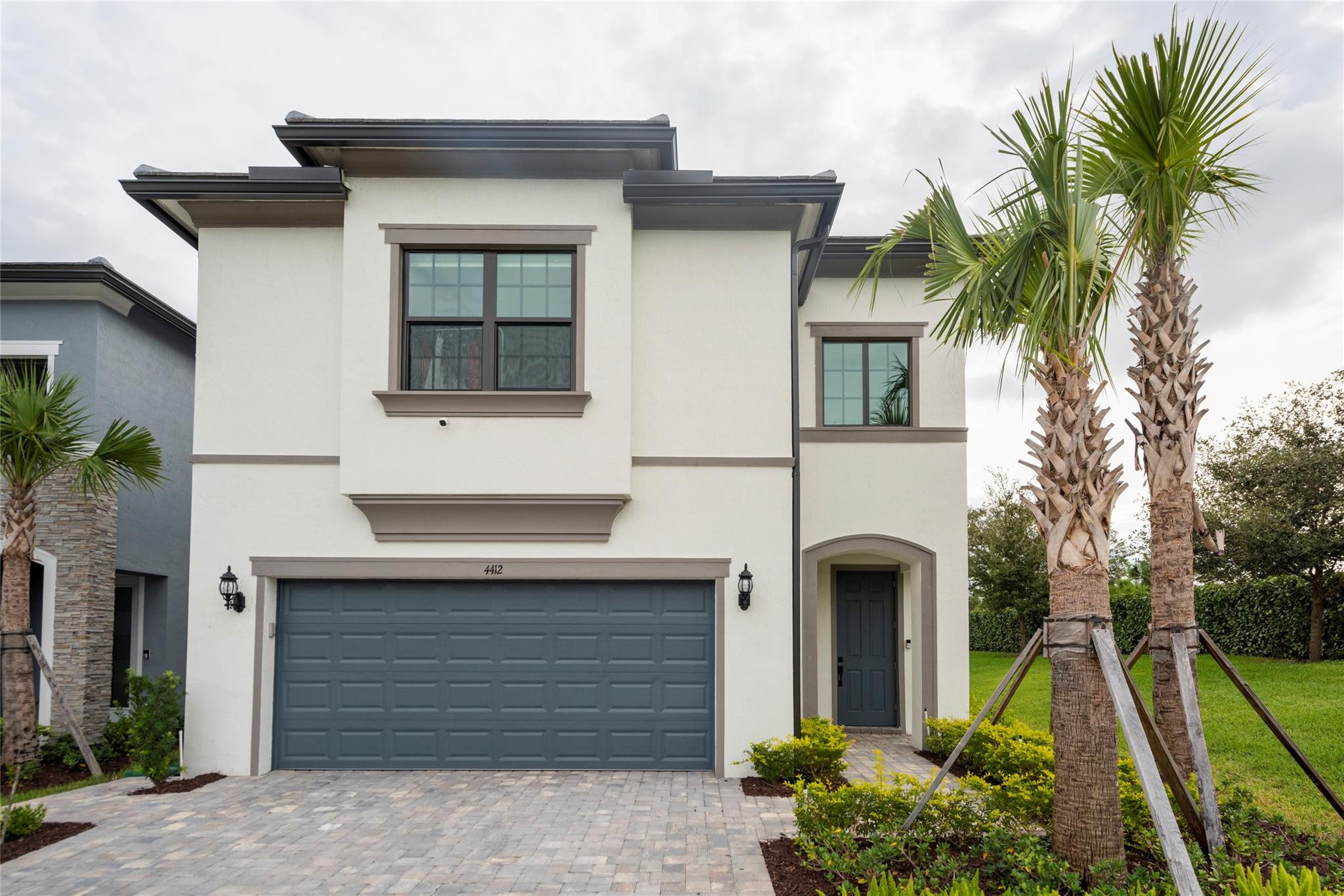 Oak Tree - Manor Series - Residential Lease