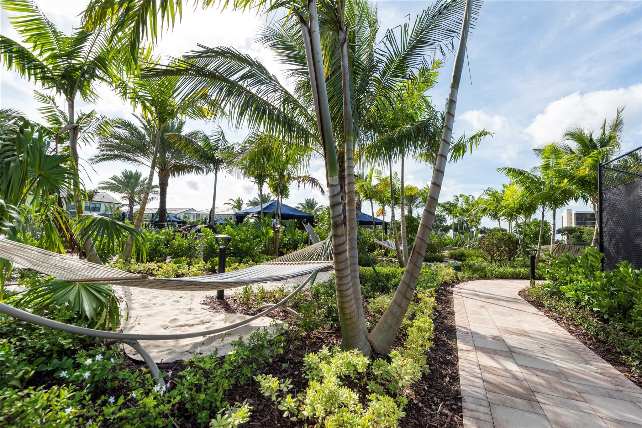 Oak Tree - Manor Series - Residential Lease