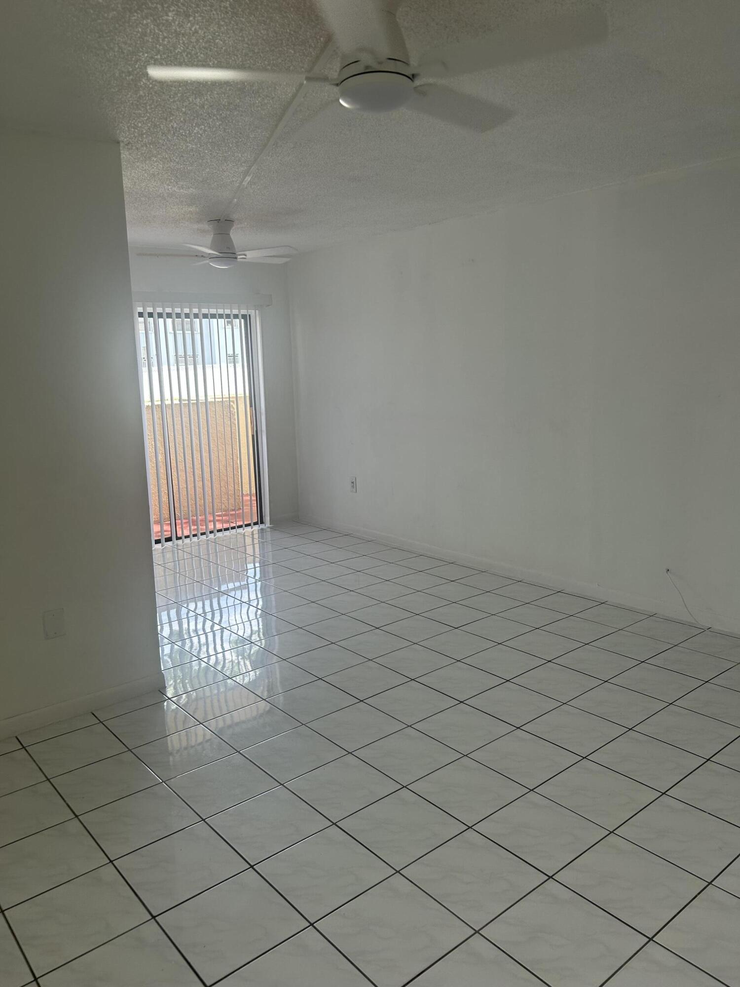 KENDALL LKS EAST PATIO CONDO I - Residential