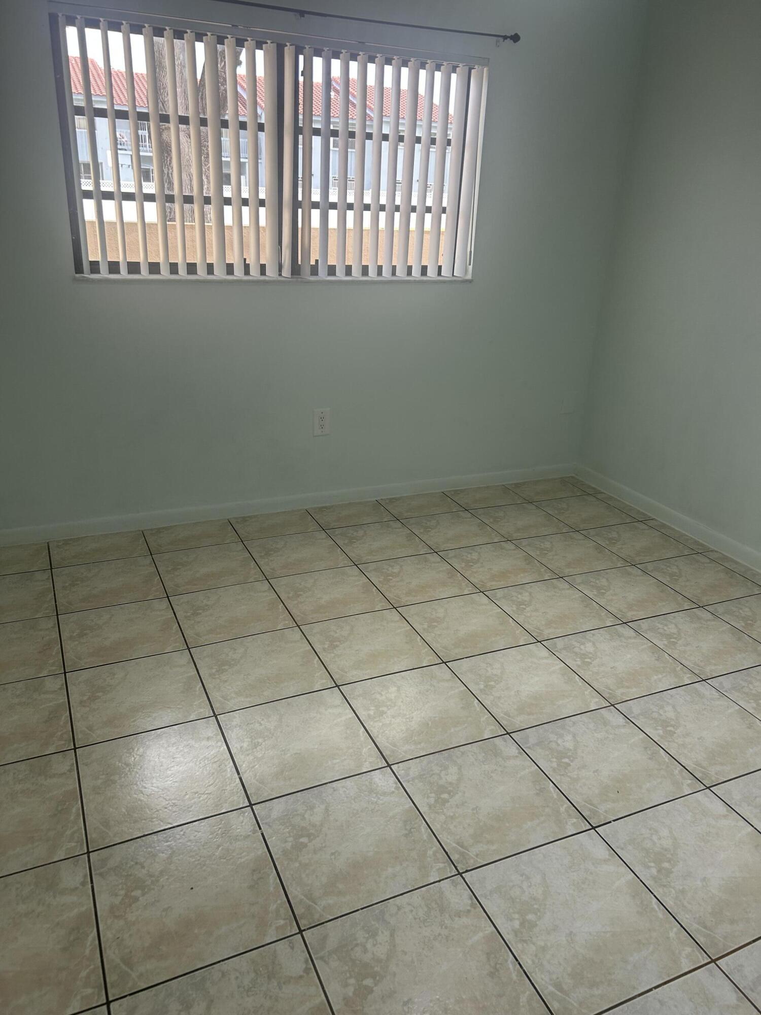 KENDALL LKS EAST PATIO CONDO I - Residential