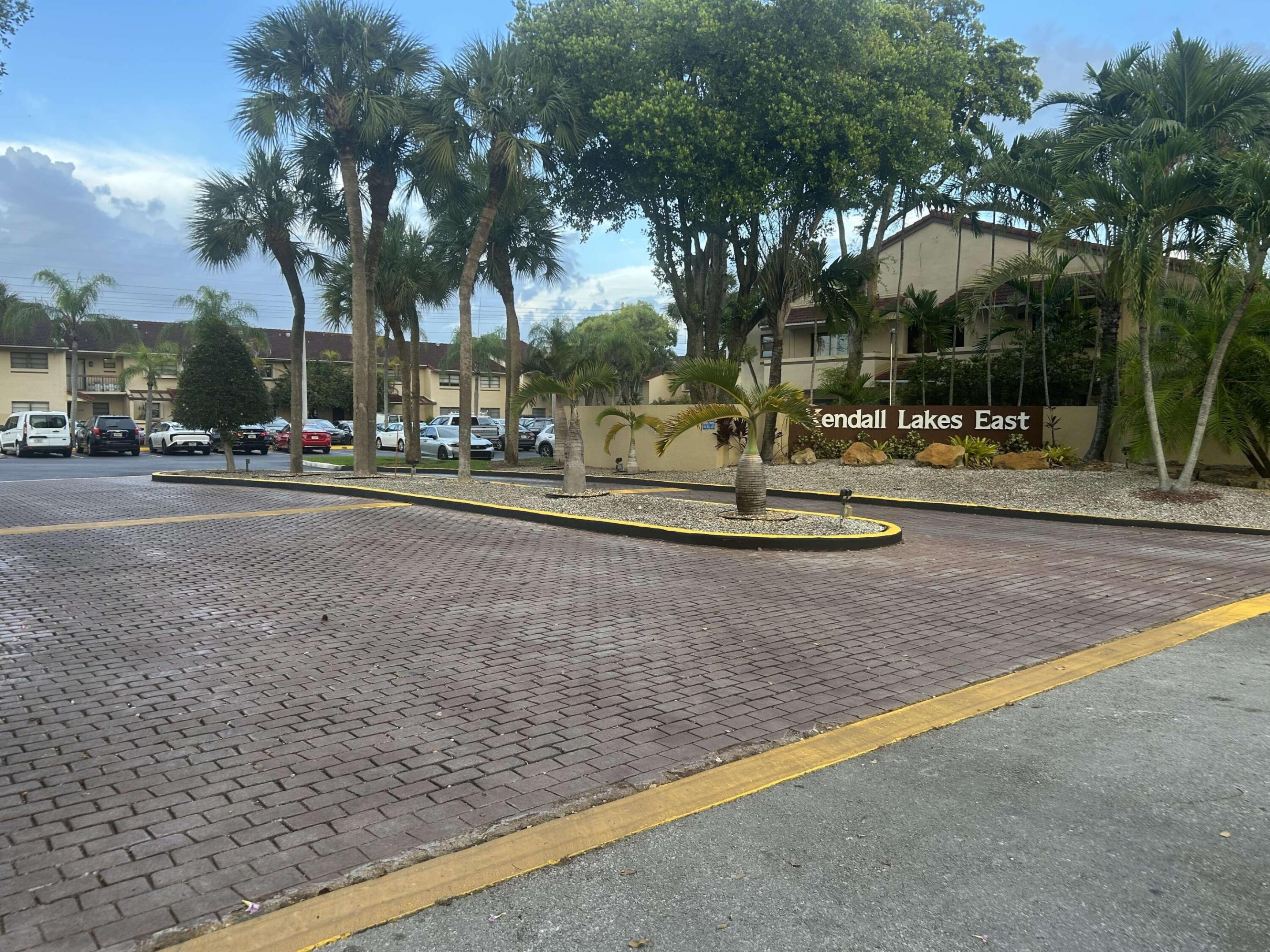 KENDALL LKS EAST PATIO CONDO I - Residential