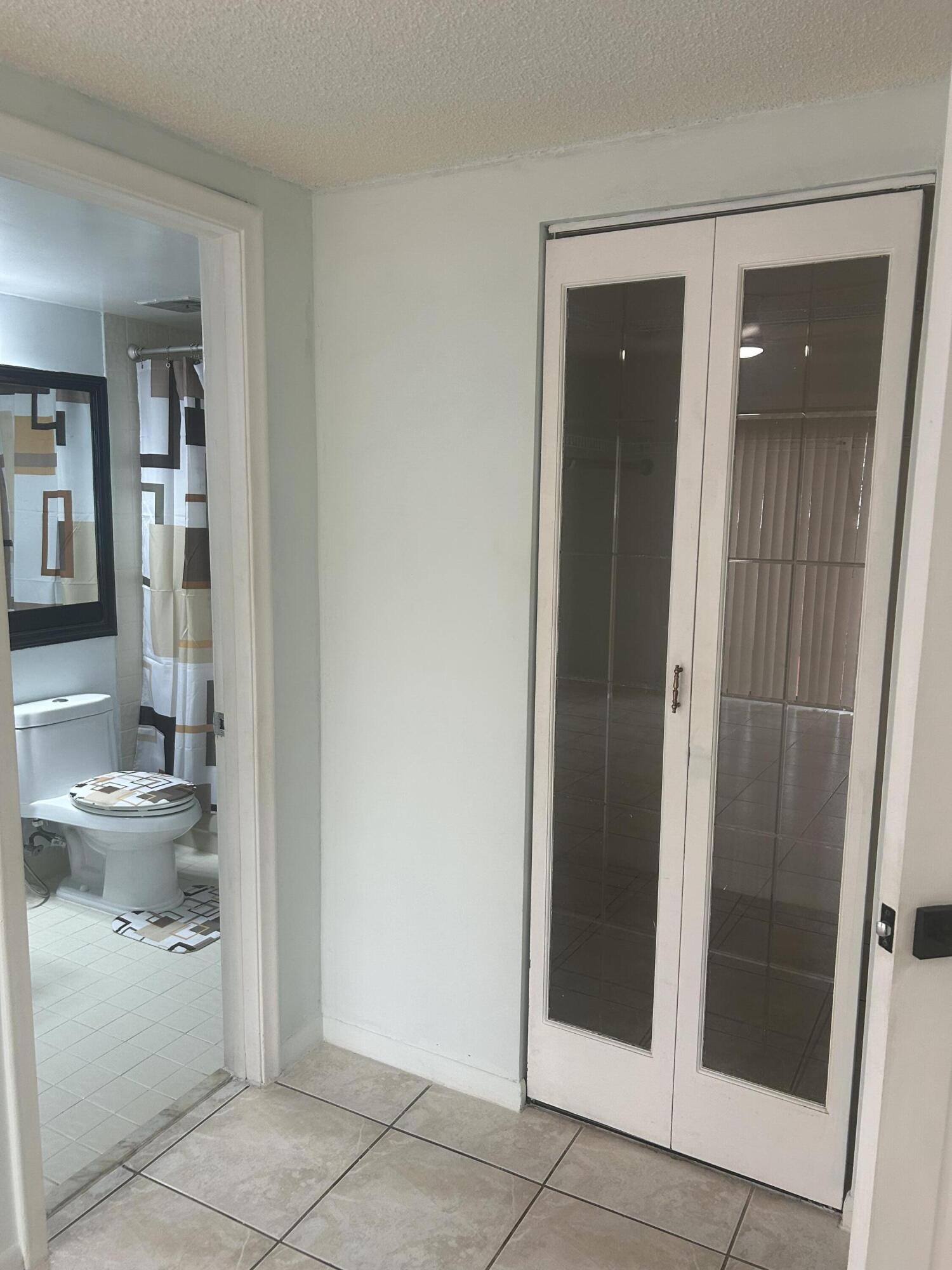 KENDALL LKS EAST PATIO CONDO I - Residential