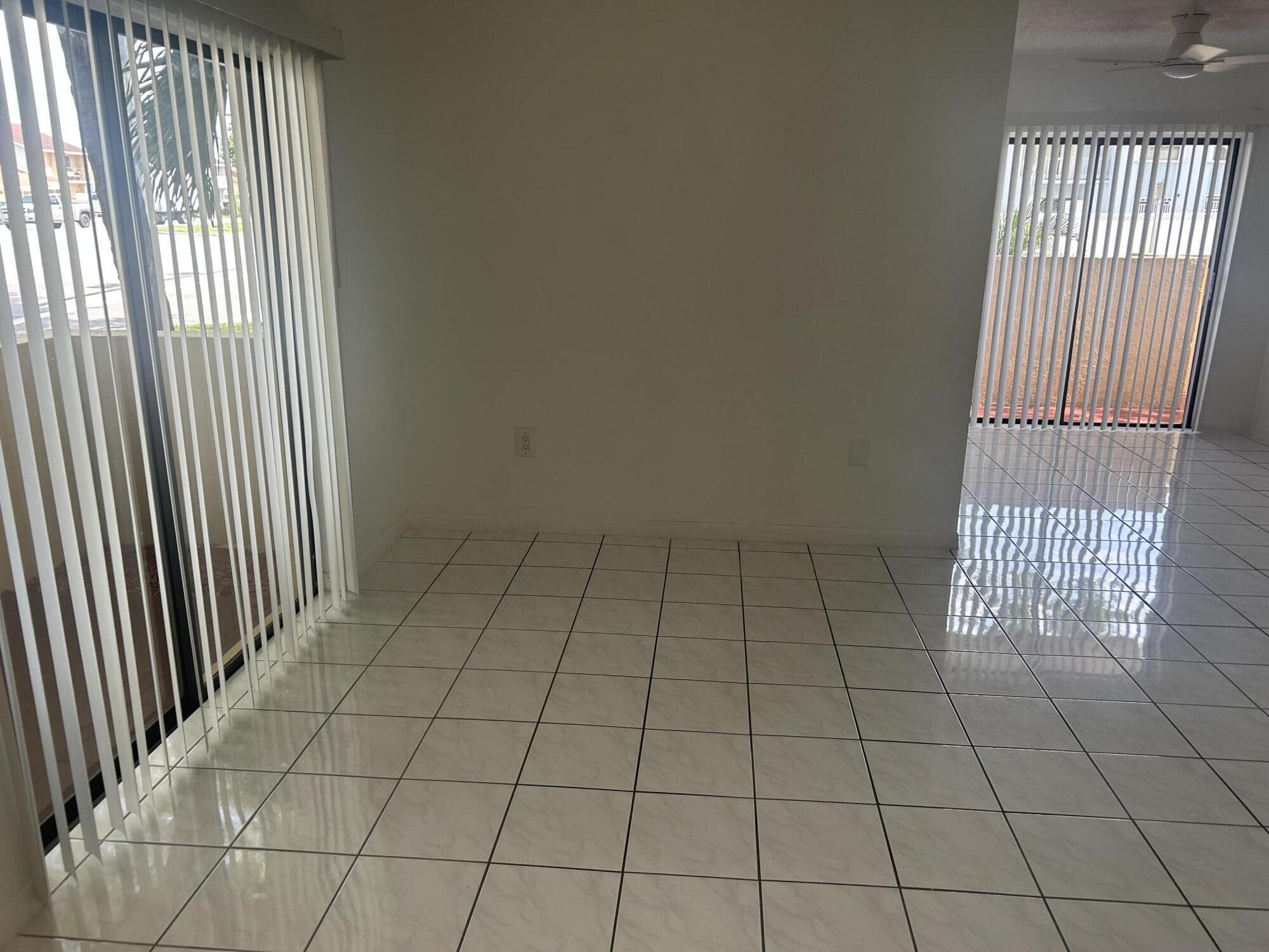 KENDALL LKS EAST PATIO CONDO I - Residential