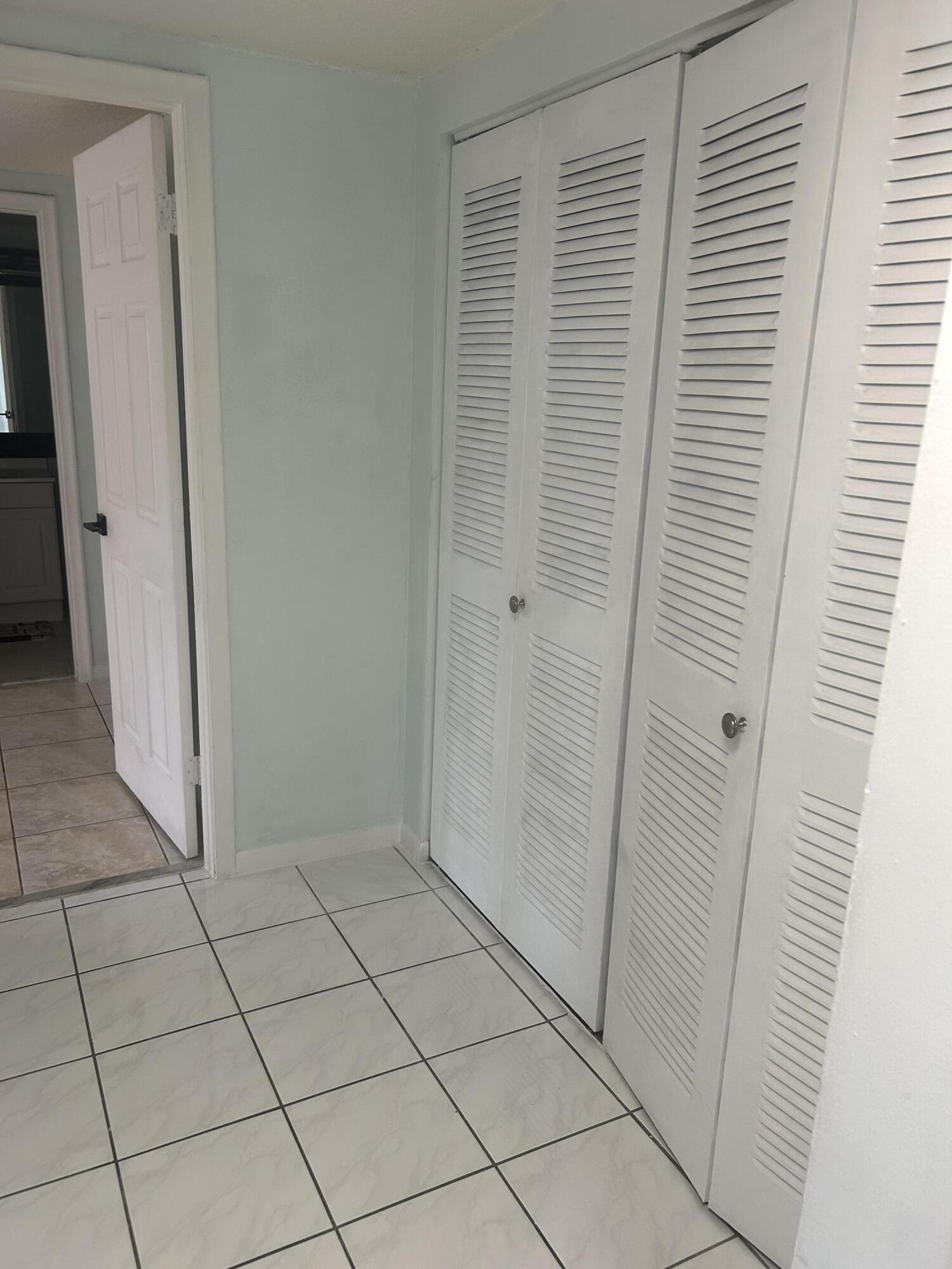 KENDALL LKS EAST PATIO CONDO I - Residential