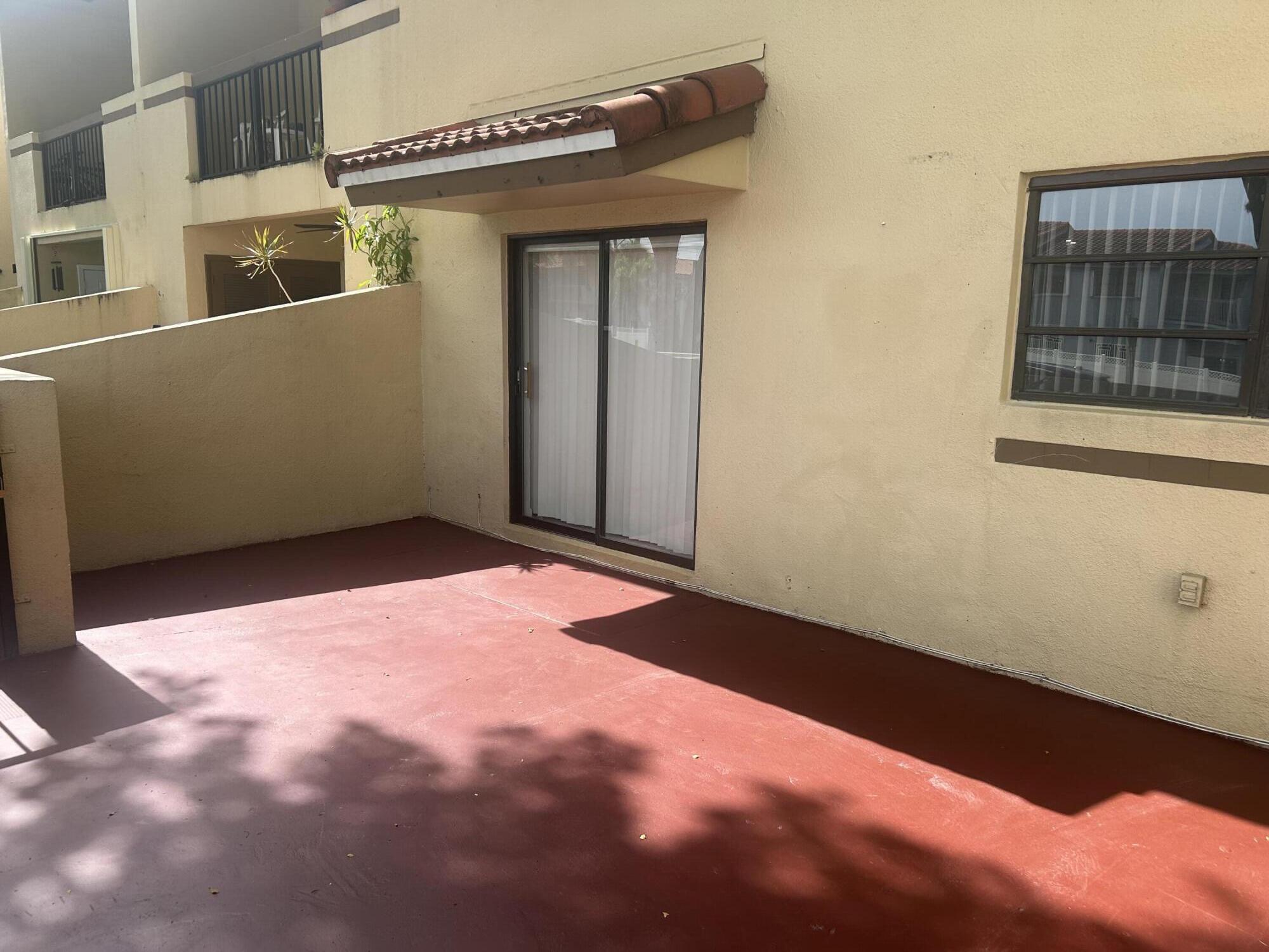 KENDALL LKS EAST PATIO CONDO I - Residential