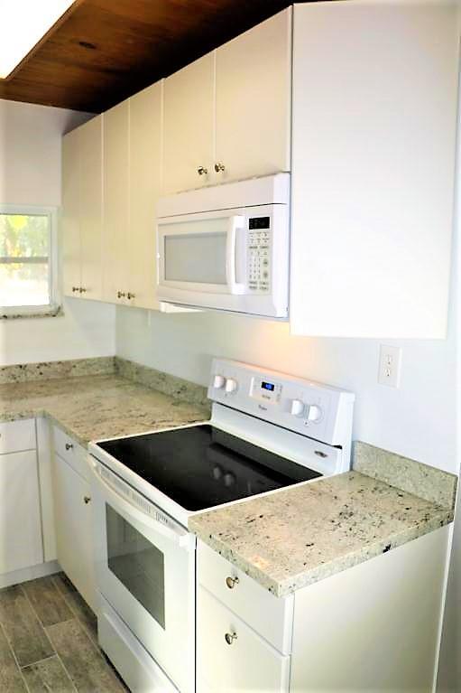 LAKE WORTH TOWN OF ADD 1 - Residential Lease